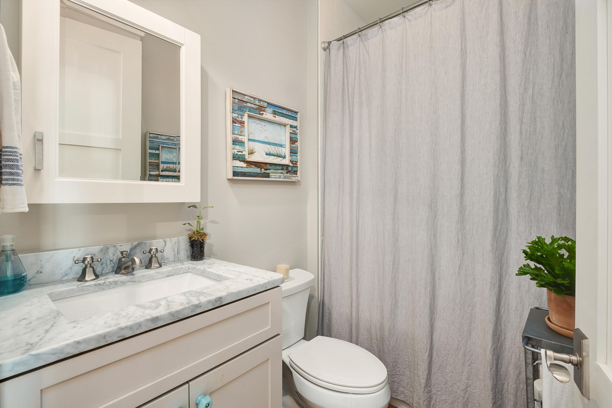 SEAGROVE VILLAGE 6TH ADD - Residential