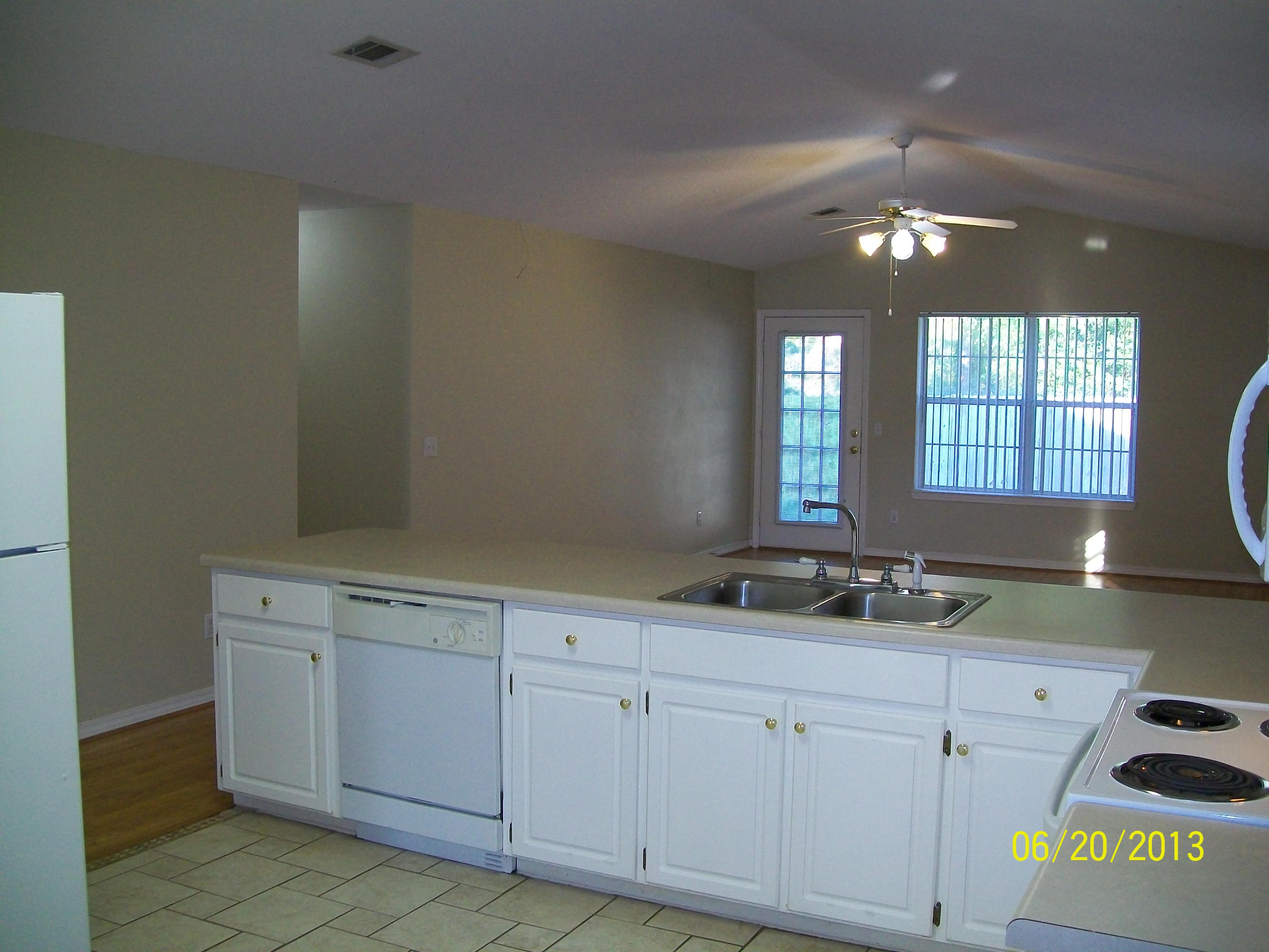 EMERALD VILLAGE S/D - Residential Lease