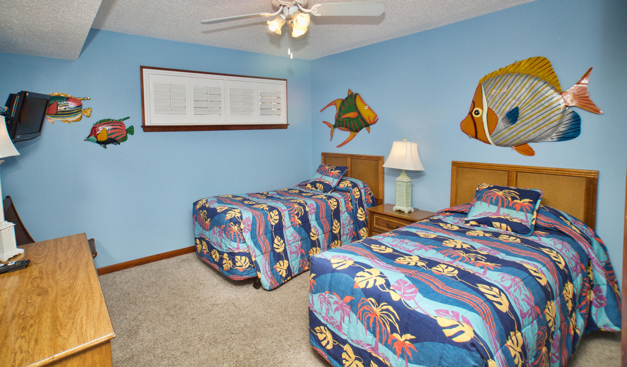 ISLANDER CONDO PH 2 - Residential