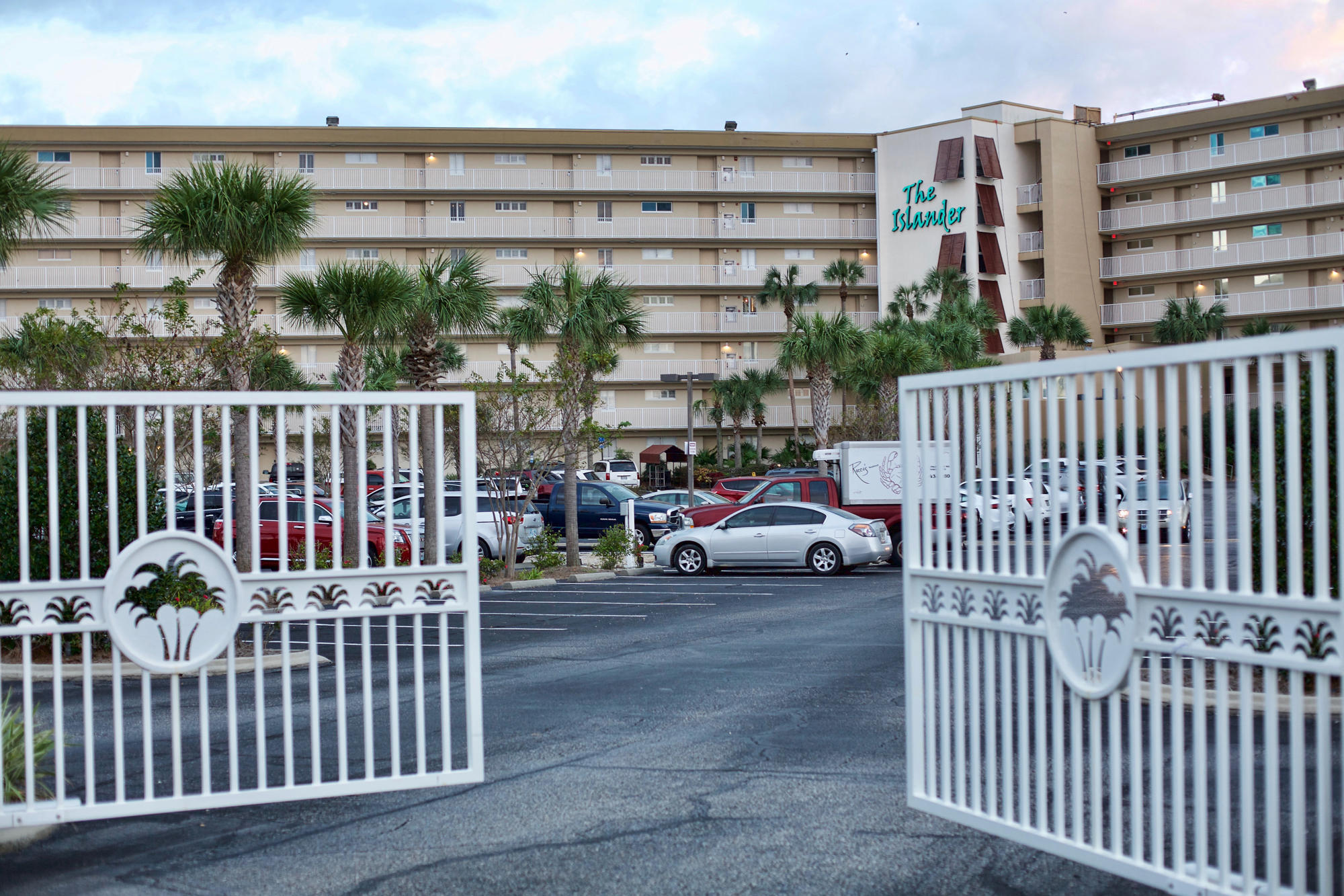 ISLANDER CONDO PH 2 - Residential