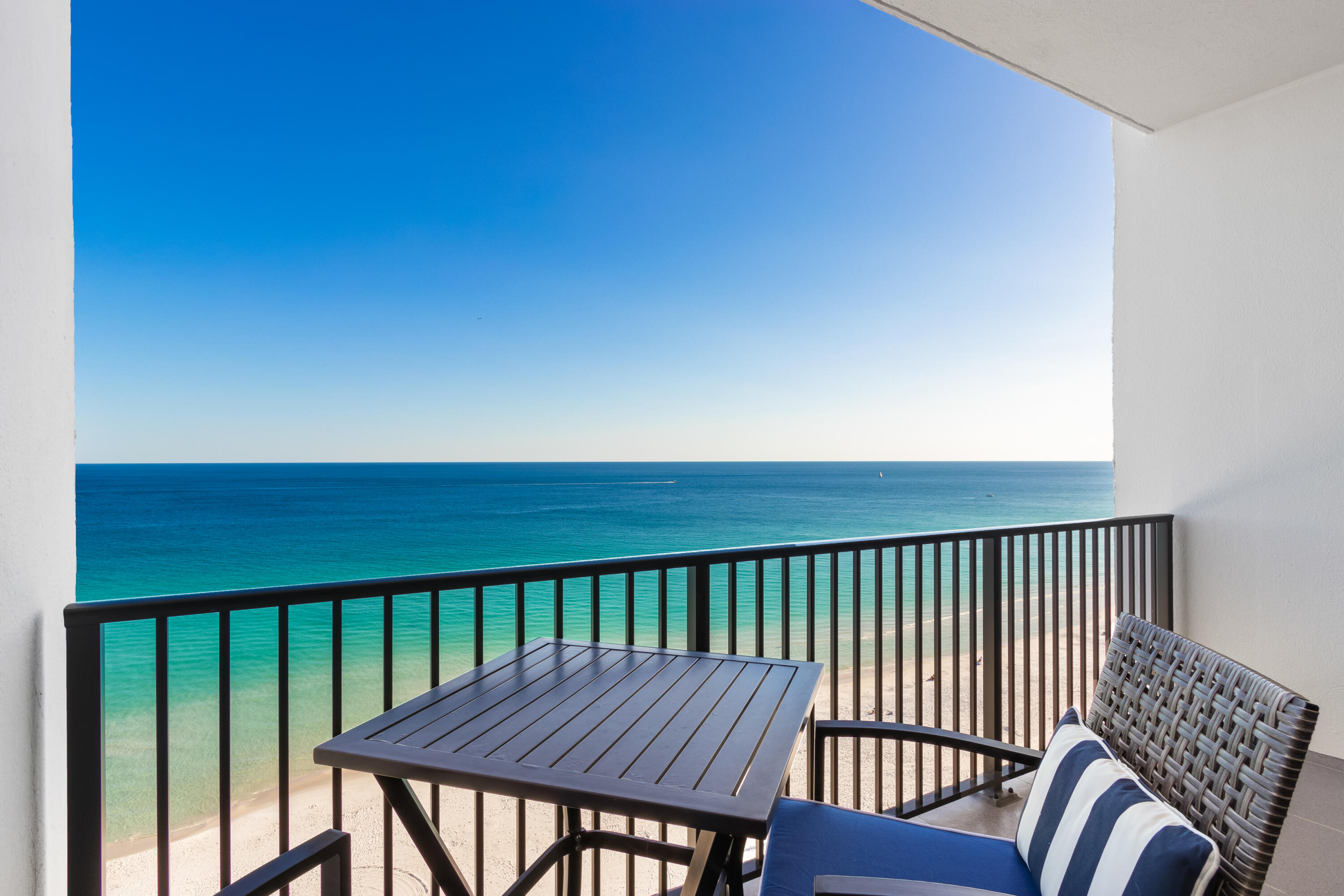 EMERALD TOWERS CONDOMINIUM - Residential