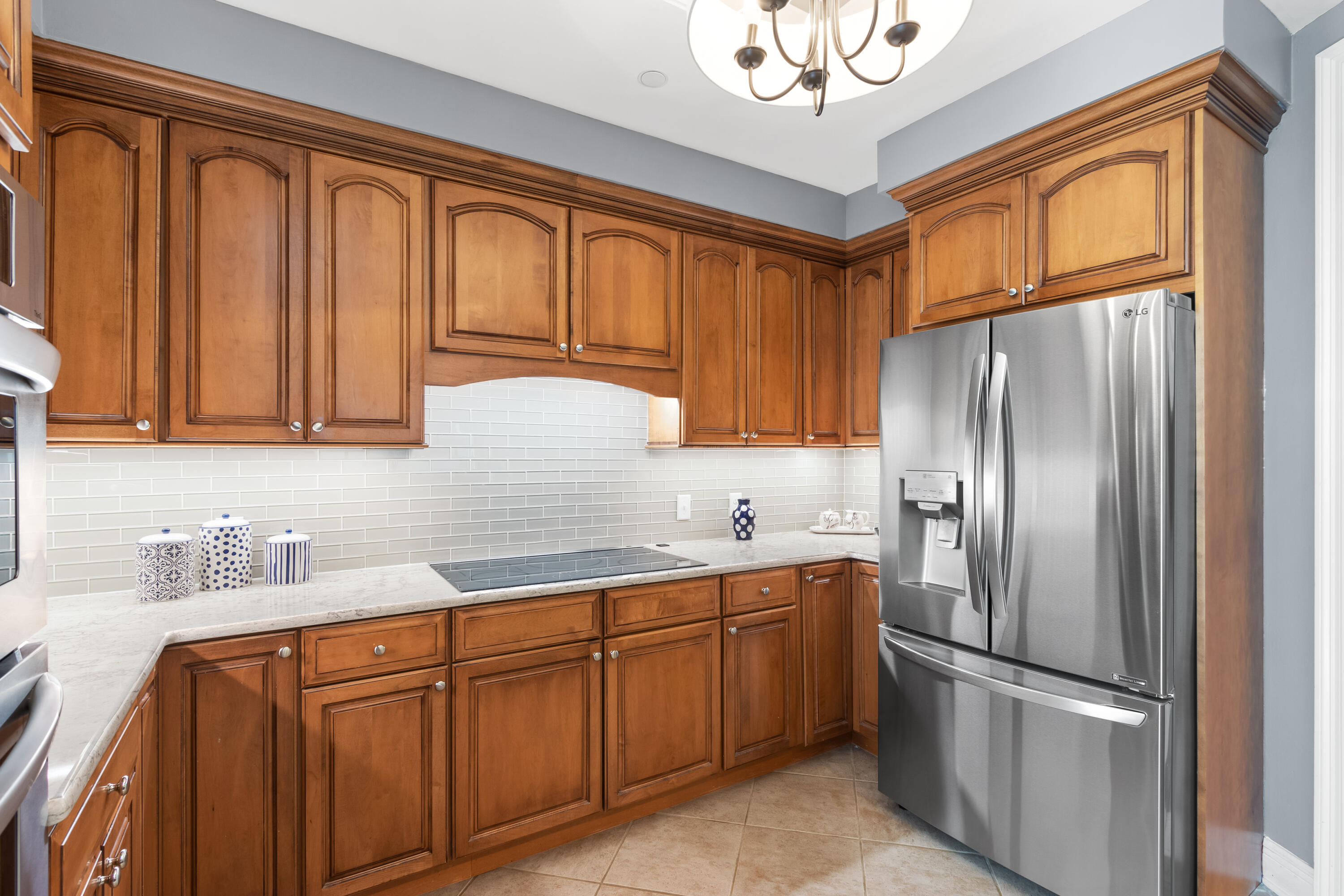 EMERALD TOWERS CONDOMINIUM - Residential