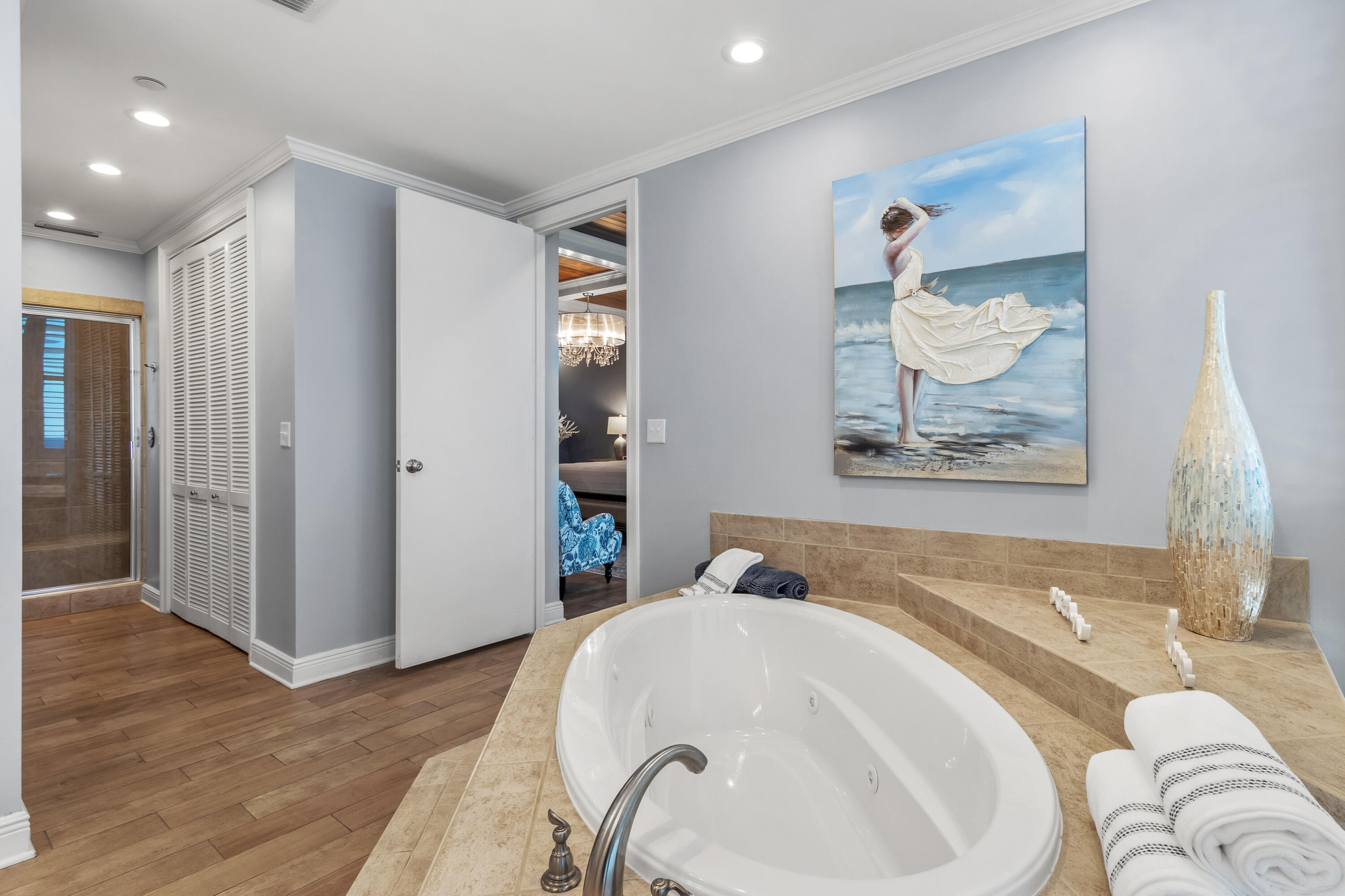 EMERALD TOWERS CONDOMINIUM - Residential