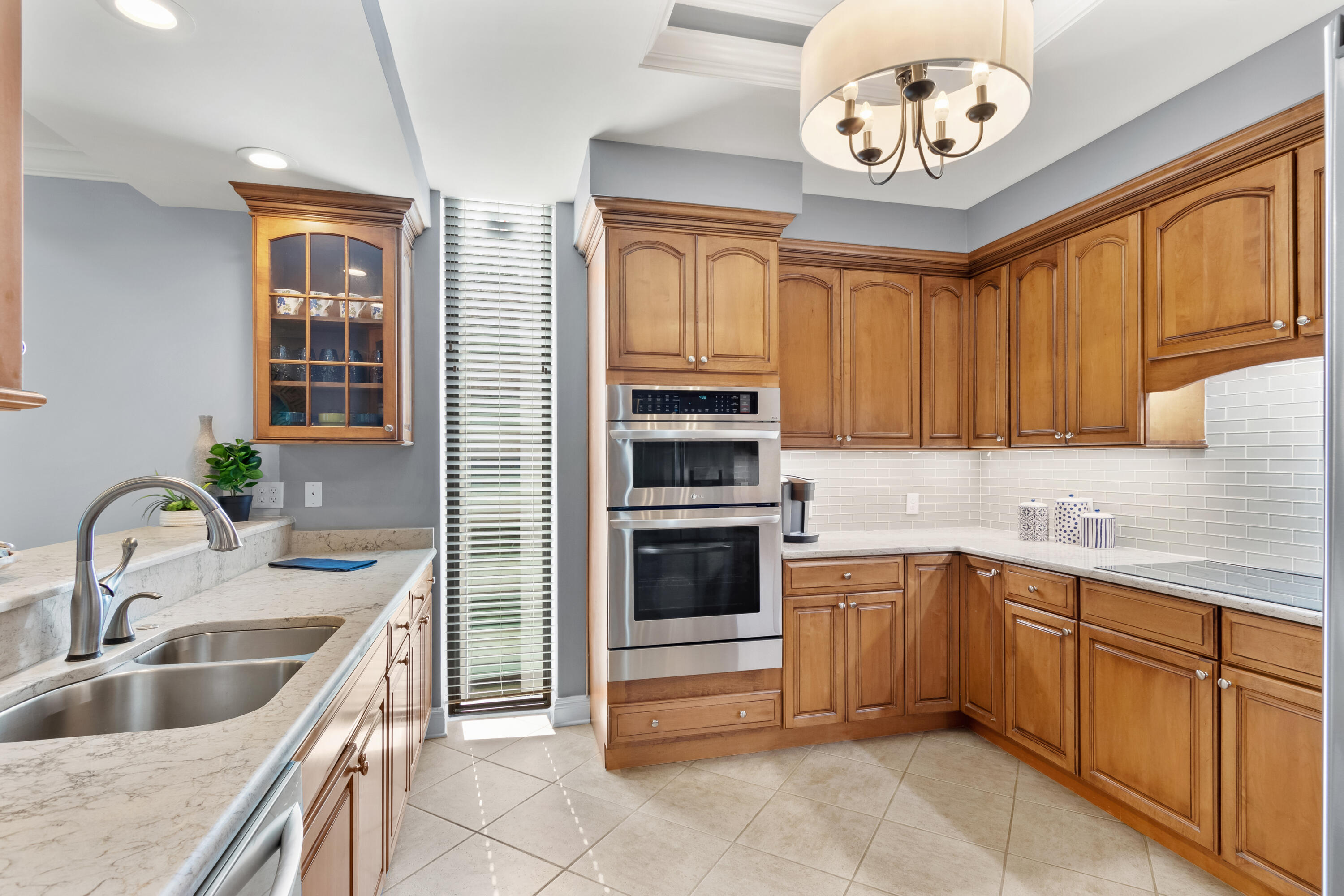 EMERALD TOWERS CONDOMINIUM - Residential