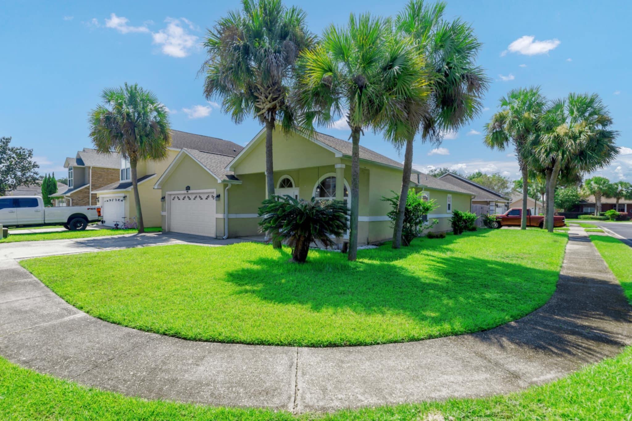 Well-maintained single-family home located in Summer Place. Community features sidewalks, underground utilities, non through street traffic and streetlights. Conveniently situated near military bases, schools, shopping, dining, and hospitals.The interior features a tiled foyer leading to dining area, kitchen and living room. Brand new LVP flooring is installed in the living room and bedrooms.Additional features include a screened-in back porch, fully fenced backyard and 2021 roof.