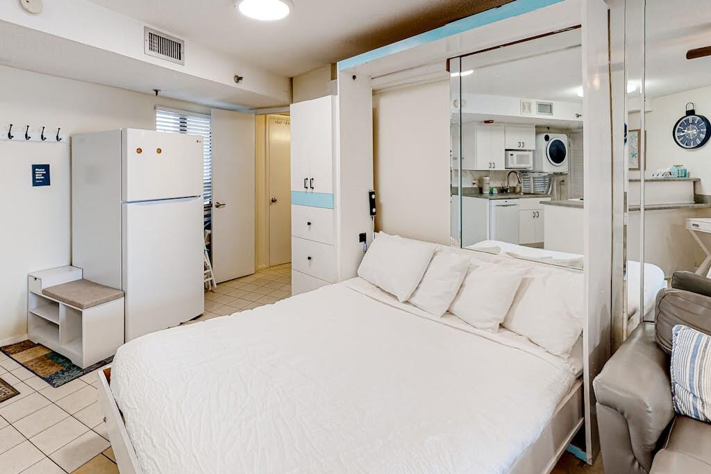 The Commodore - Residential