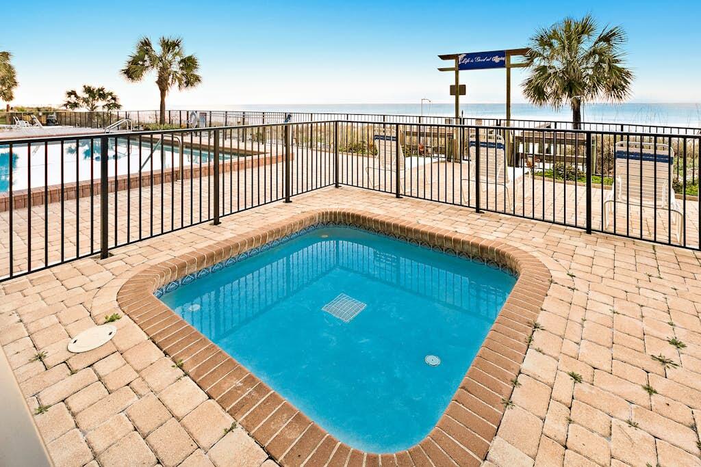 The Commodore - Residential