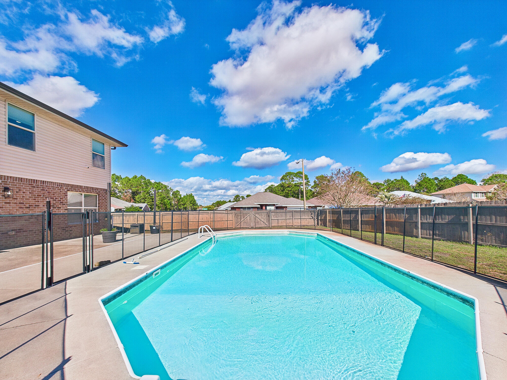 CREETWOOD VILLAGE - Residential