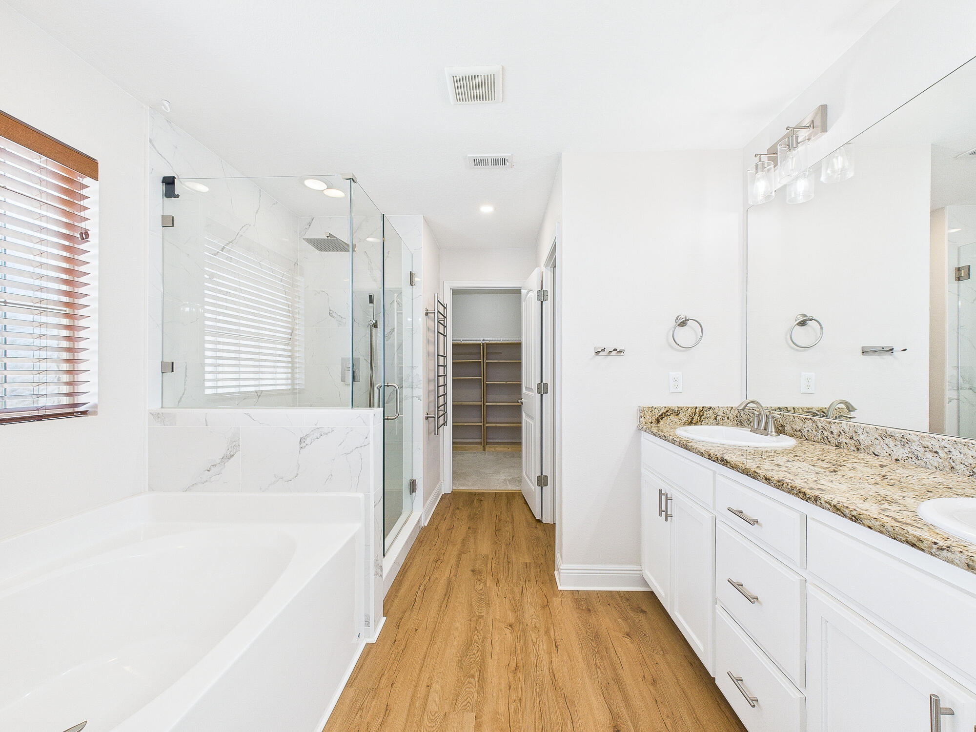 CREETWOOD VILLAGE - Residential