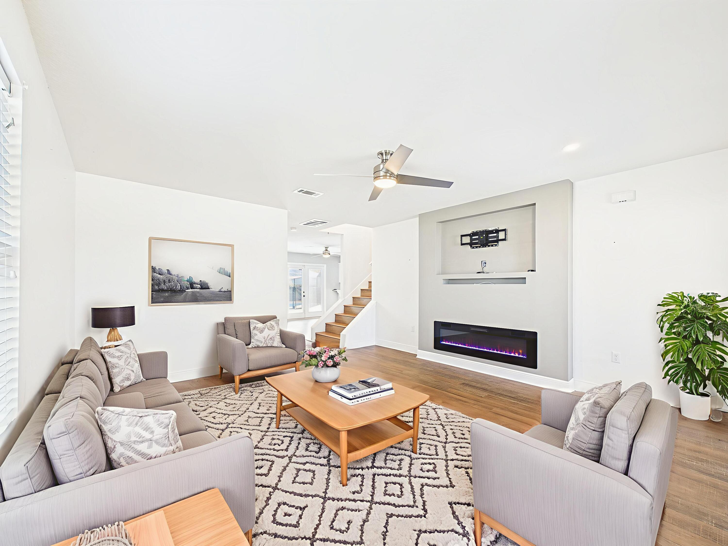 CREETWOOD VILLAGE - Residential