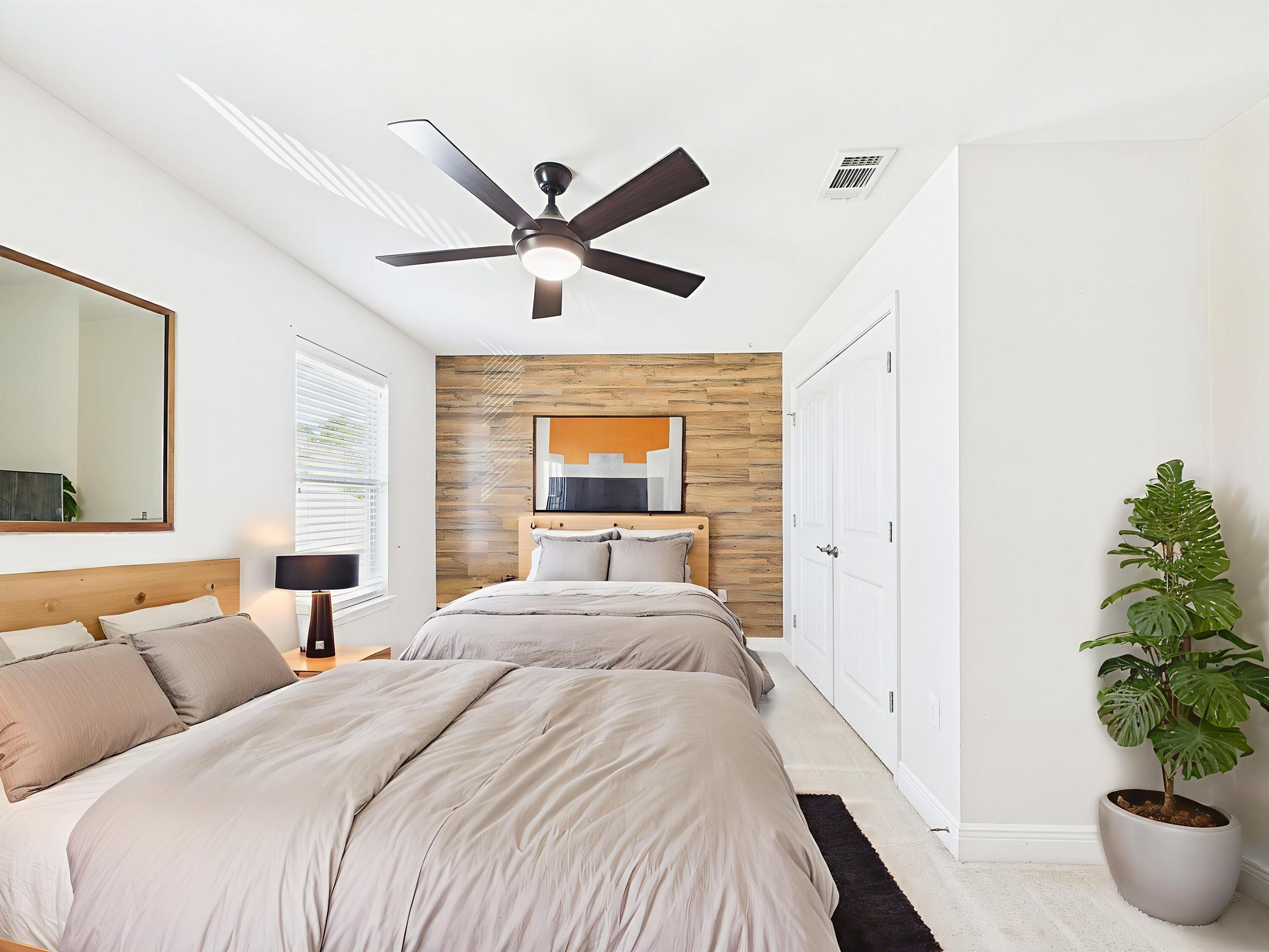 CREETWOOD VILLAGE - Residential