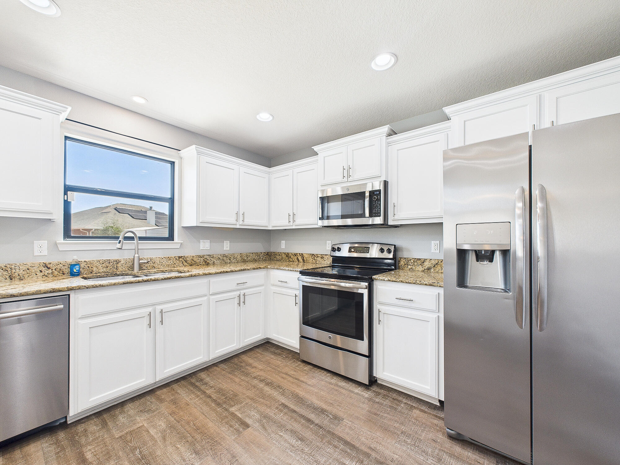 CREETWOOD VILLAGE - Residential