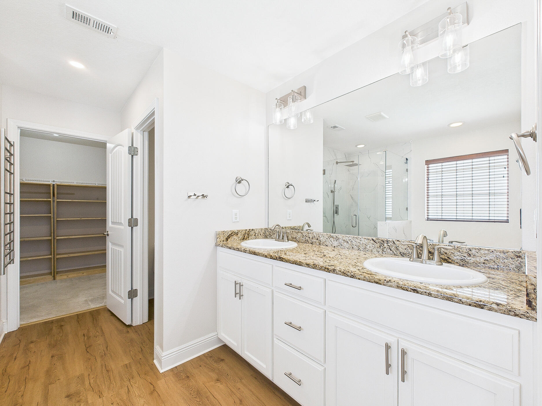 CREETWOOD VILLAGE - Residential