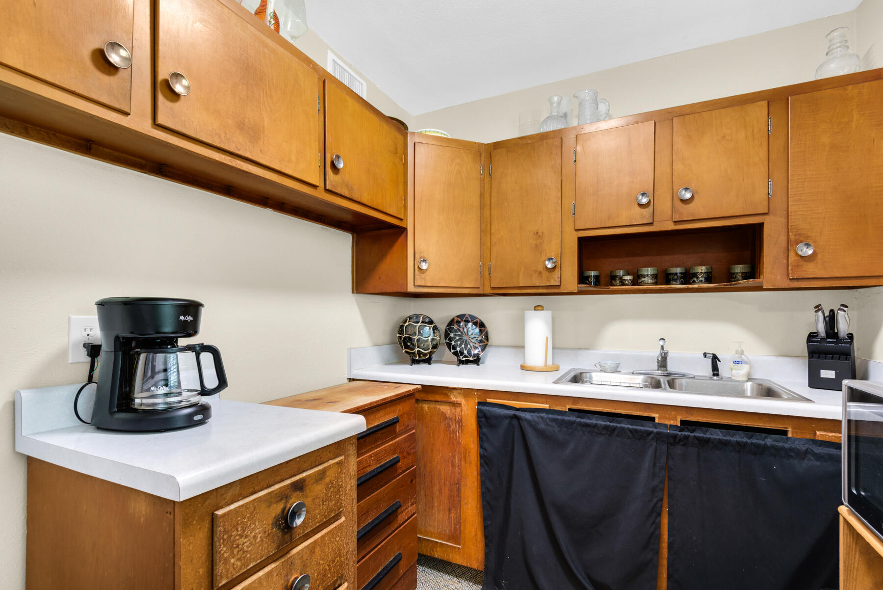 ELLIOTTS POINT 7TH ADDN - Residential