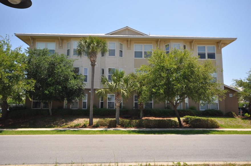 under contract but accepting backup offers. buyer has 24 hr right of refusal. Beautiful 2 bedroom 2 bath Condominium located in the heart of Destin. Close to all that Destin has to offer including, the airport, restaurants, dining, golf, shopping and nightlife. Low rise building with 6 condos per floor and secured entry onto each floor. This residence has never been rented and has rarely been used. Originally sold for $269,800 in 2005, buy it today for a fraction of that price. Granite counter tops in the kitchen along with stainless appliances. Full size washer and dryer. This condominium is being sold unfurnished but the furnishings are available.
