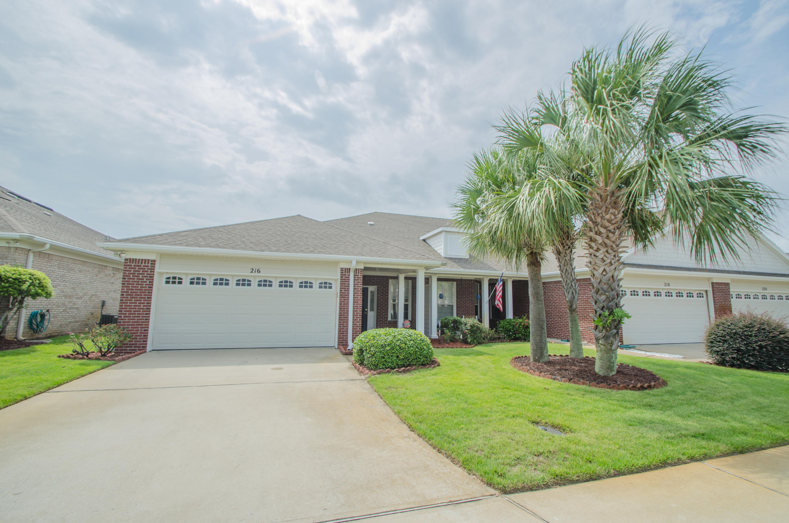 DIAMOND LAKES - Residential