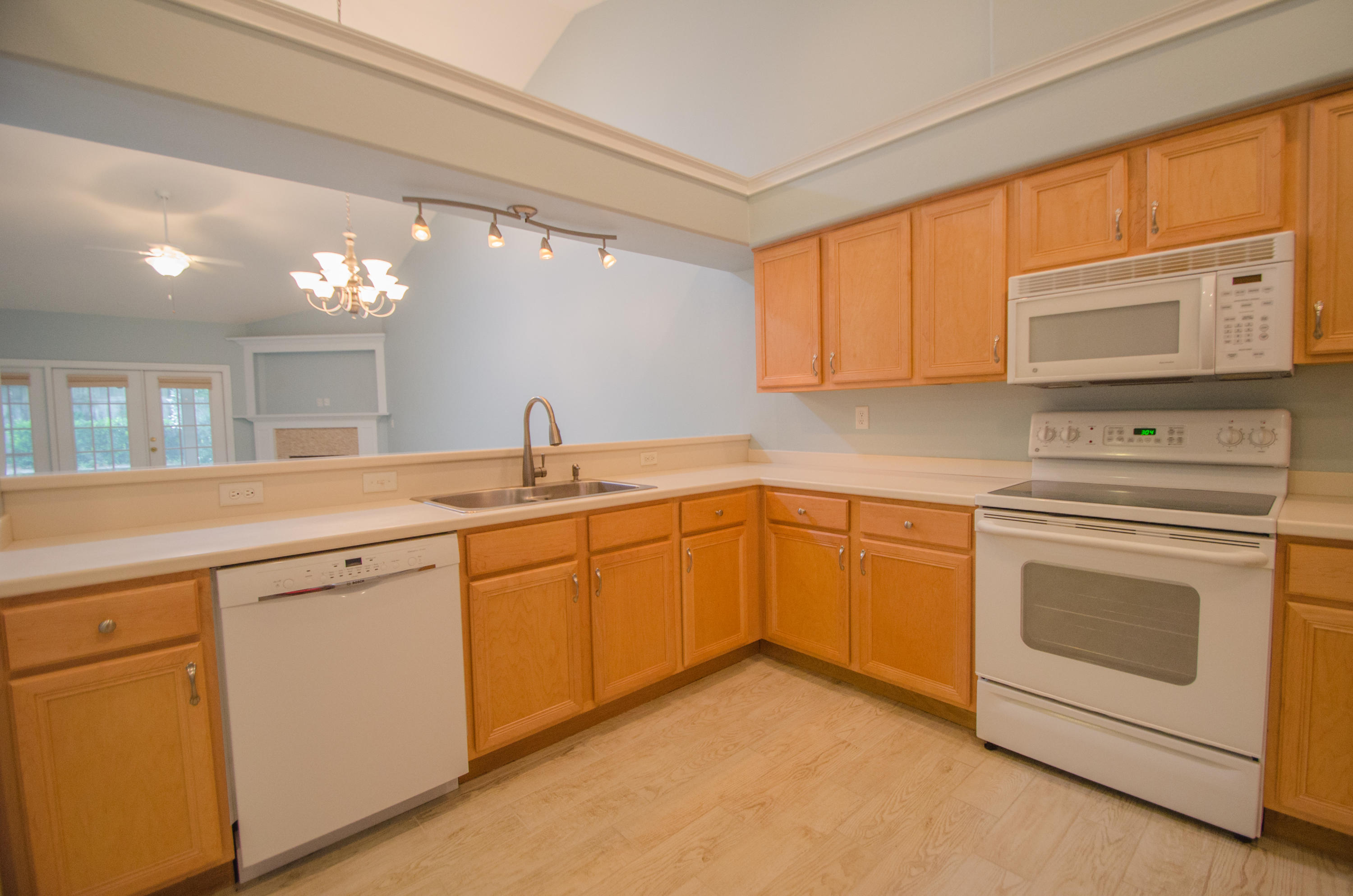 DIAMOND LAKES - Residential