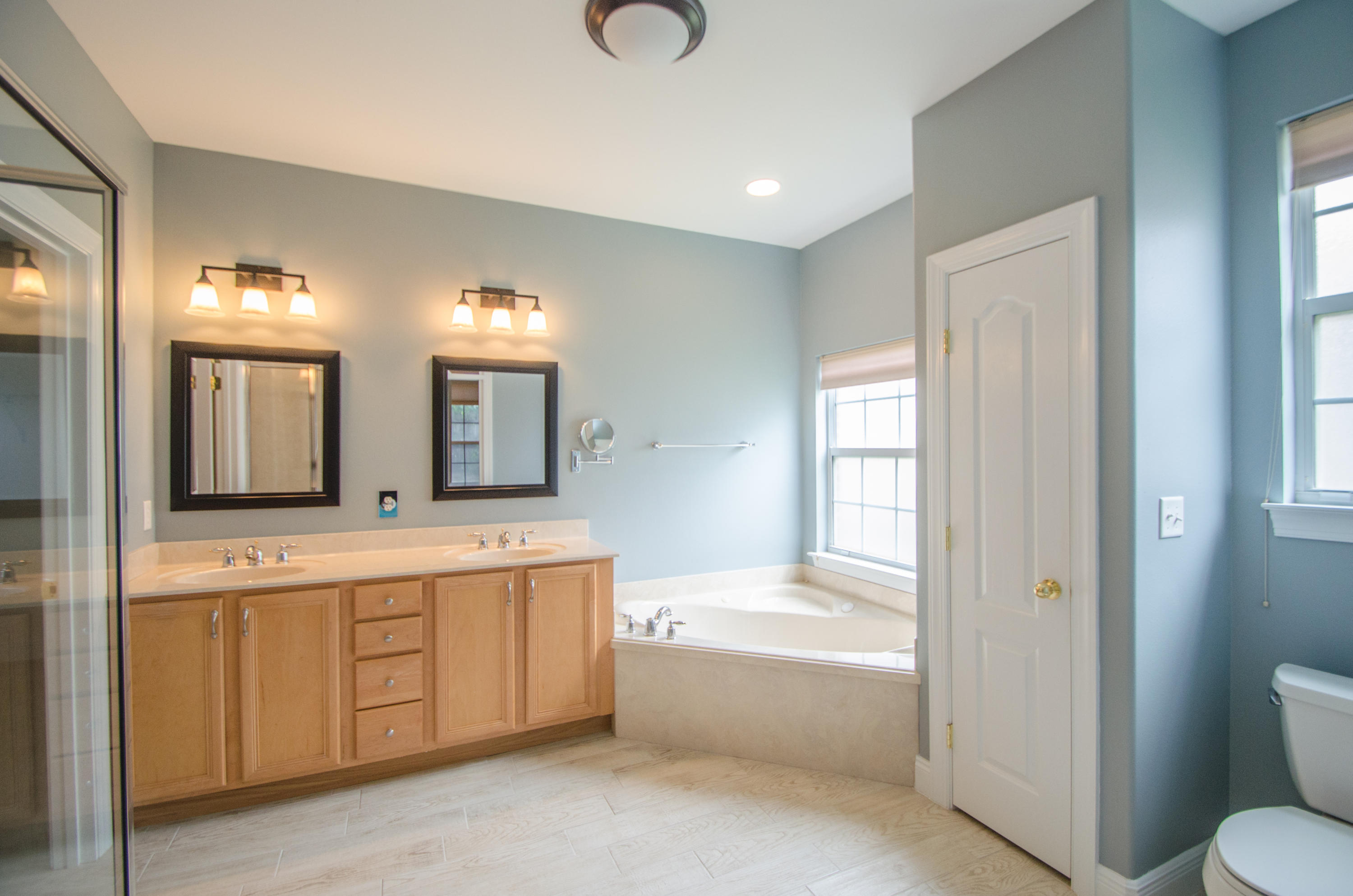 DIAMOND LAKES - Residential