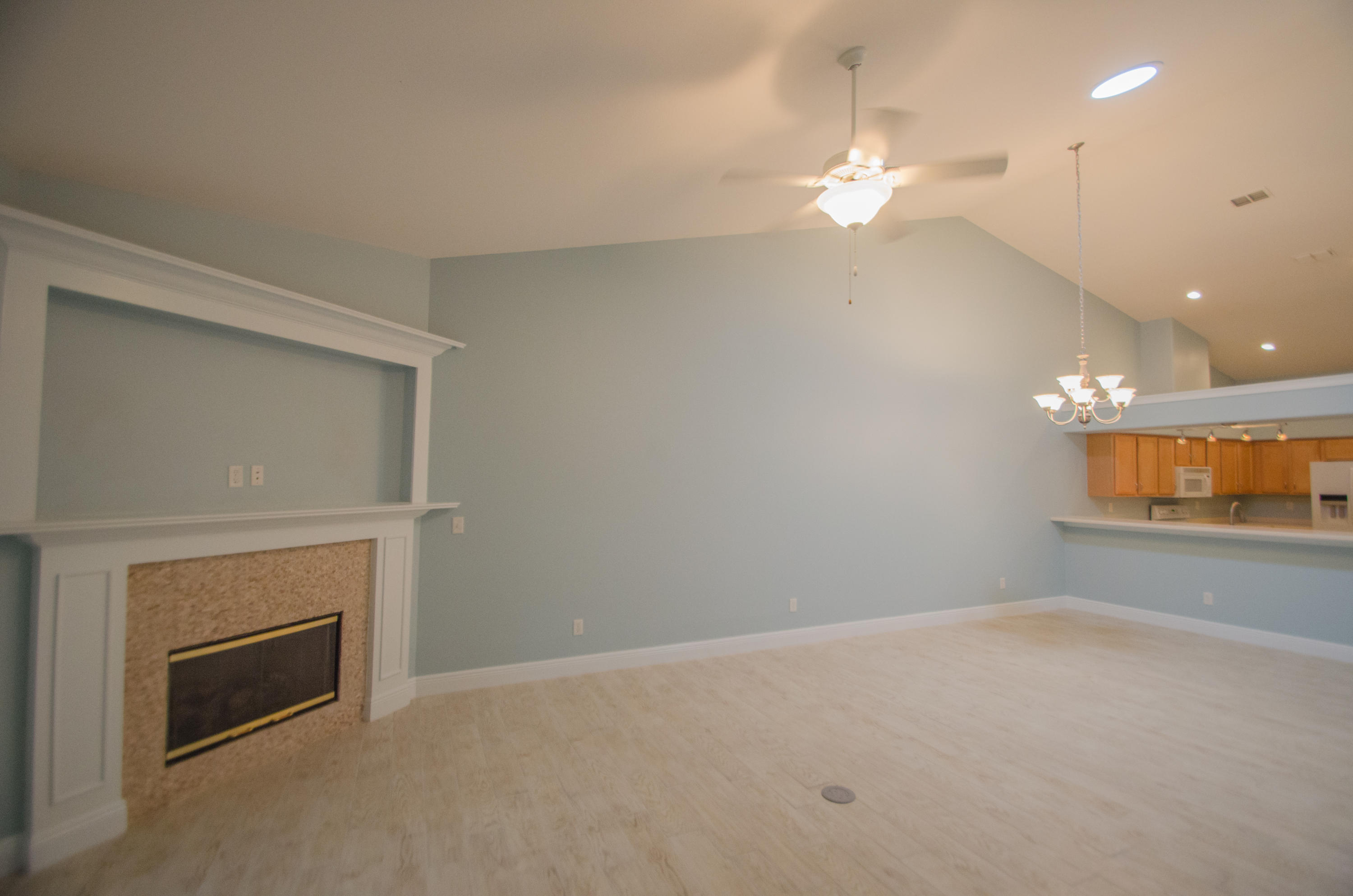 DIAMOND LAKES - Residential