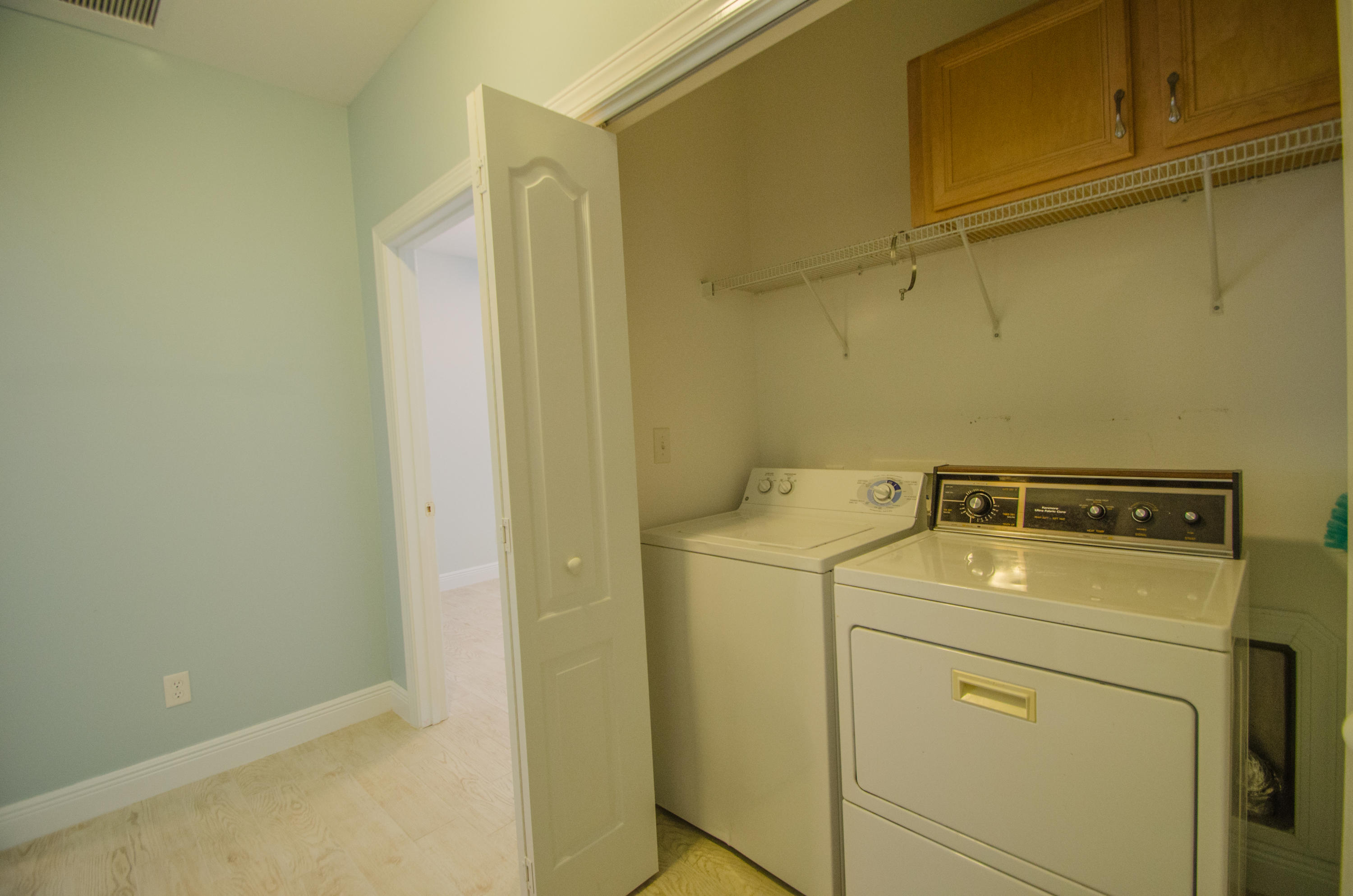 DIAMOND LAKES - Residential