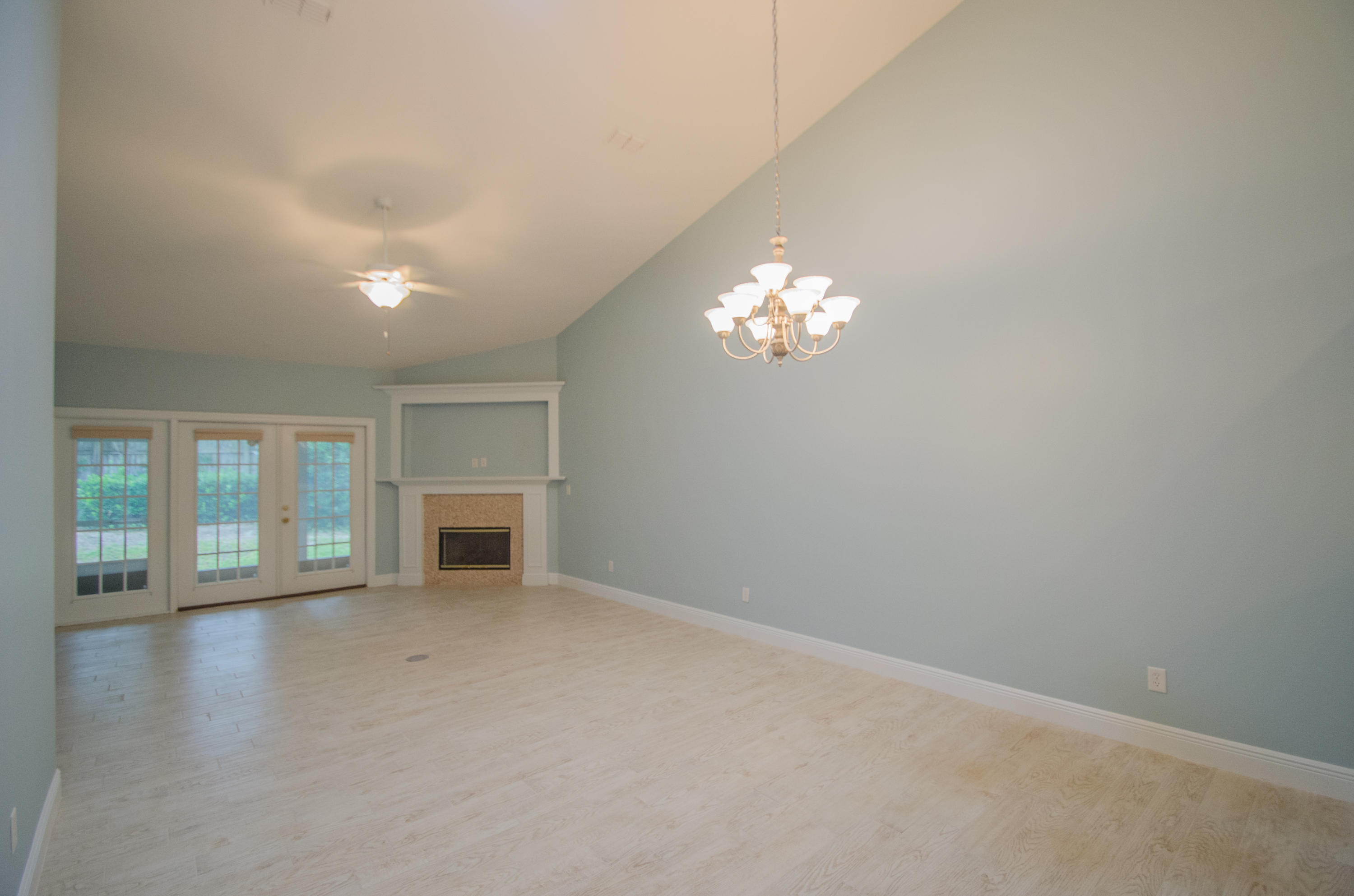 DIAMOND LAKES - Residential