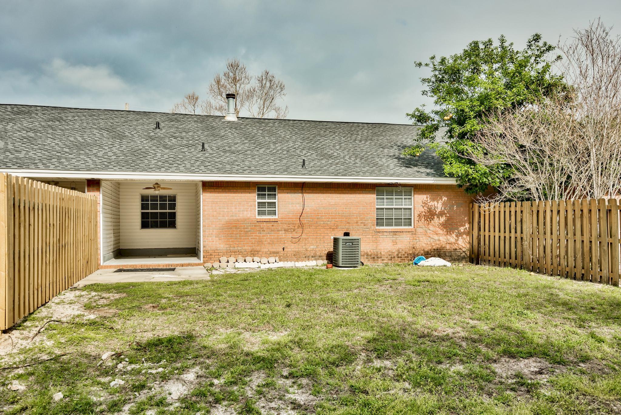EMERALD OAKS T/H - Residential