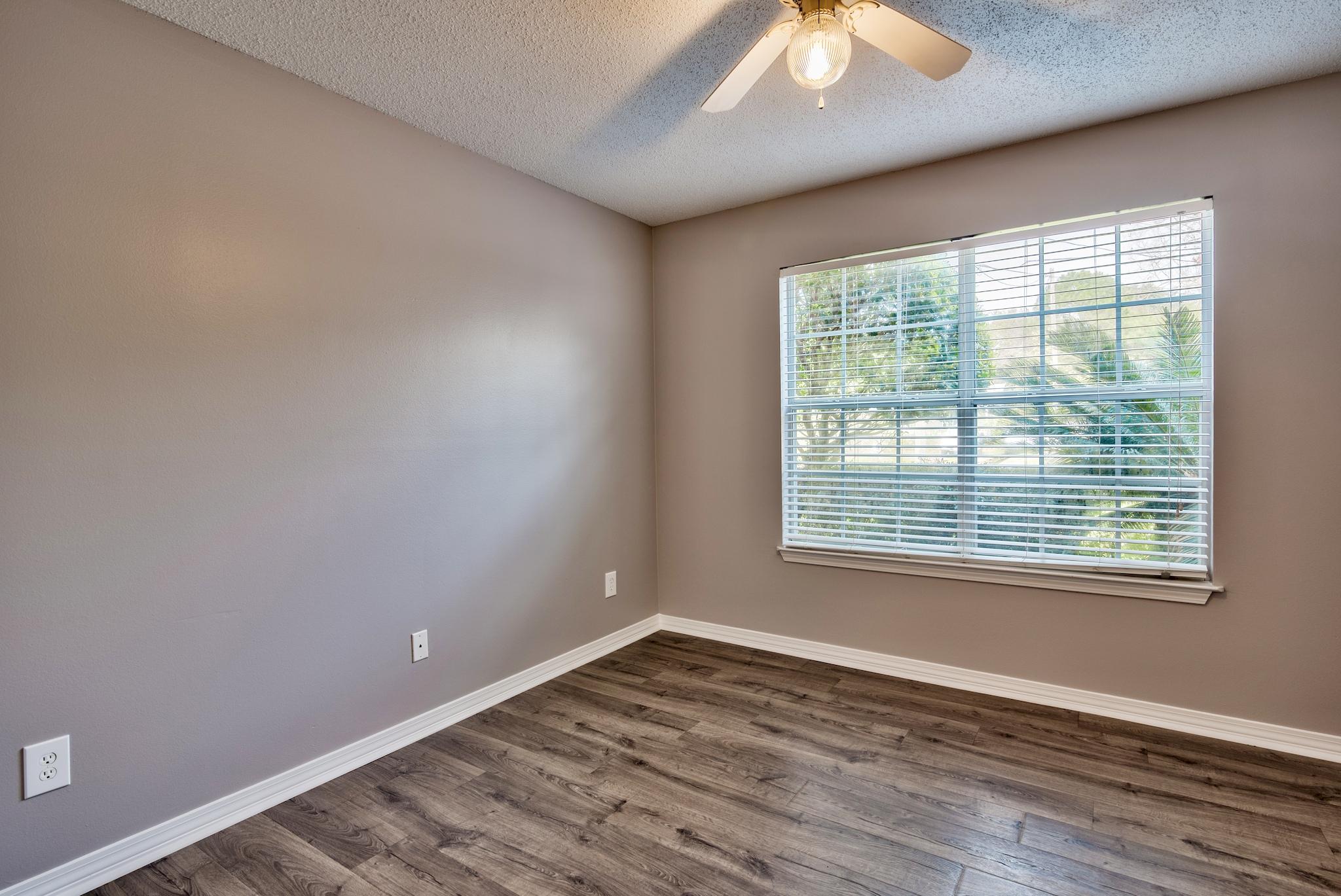 EMERALD OAKS T/H - Residential
