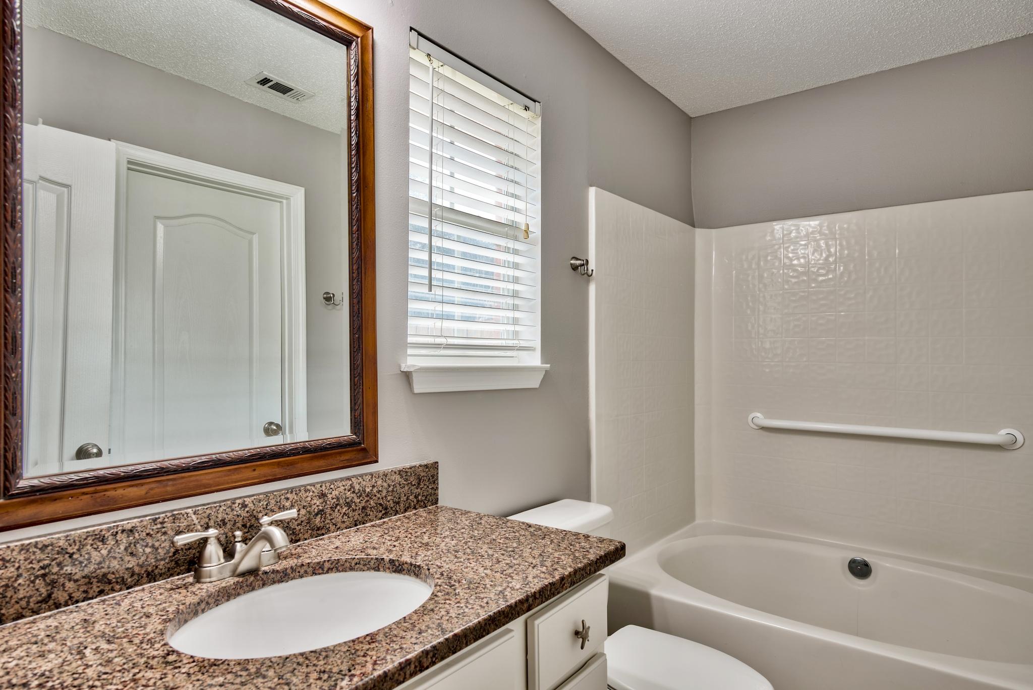 EMERALD OAKS T/H - Residential