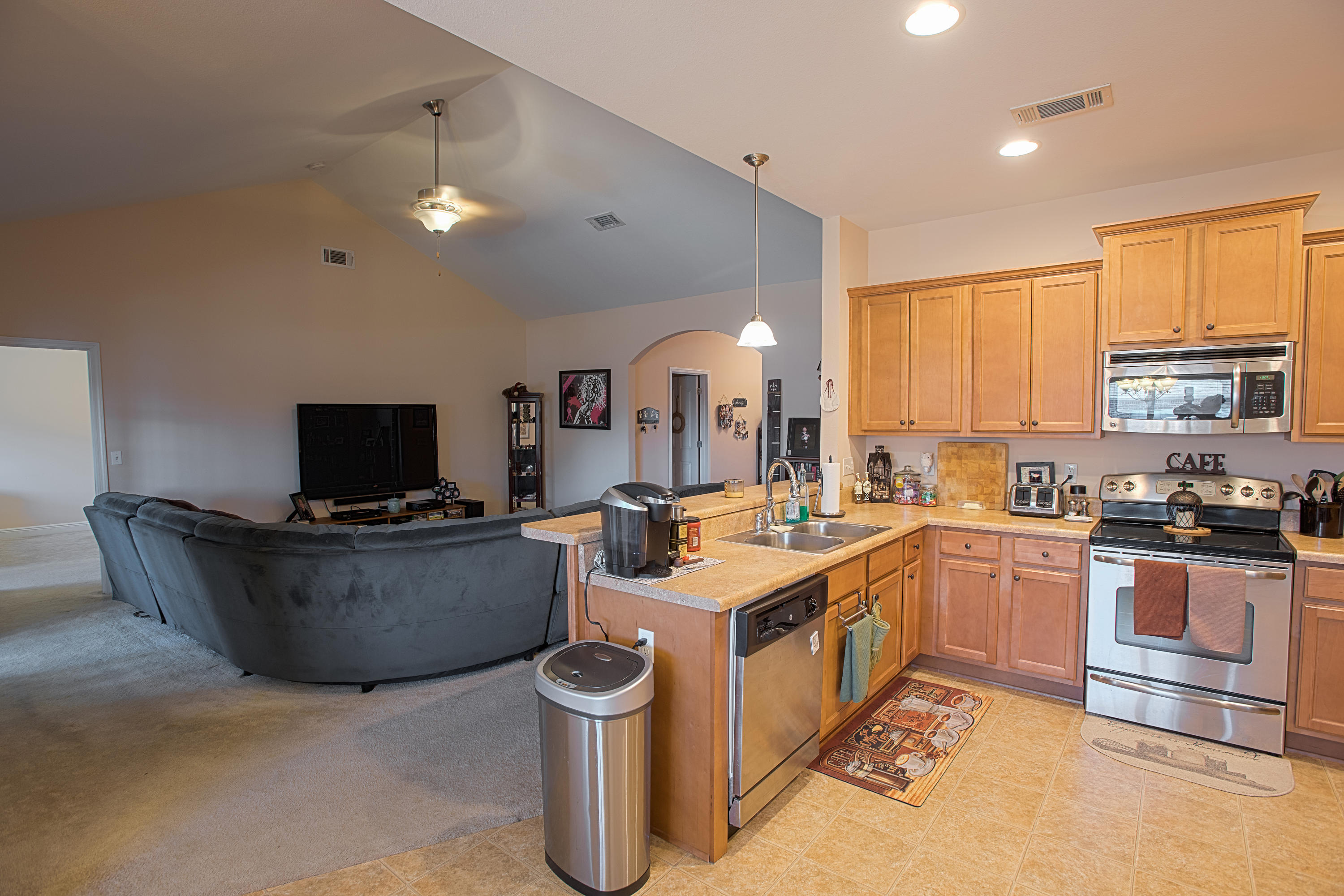 ROLLING RIDGE - Residential