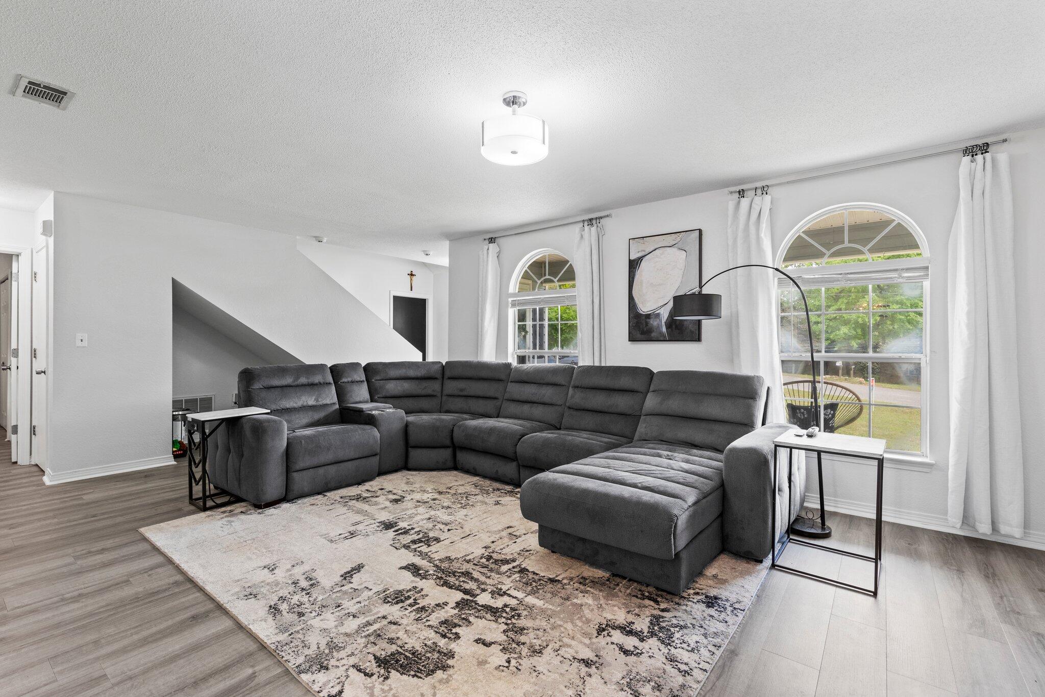 COUNTRYVIEW ESTATES 1ST ADDN - Residential