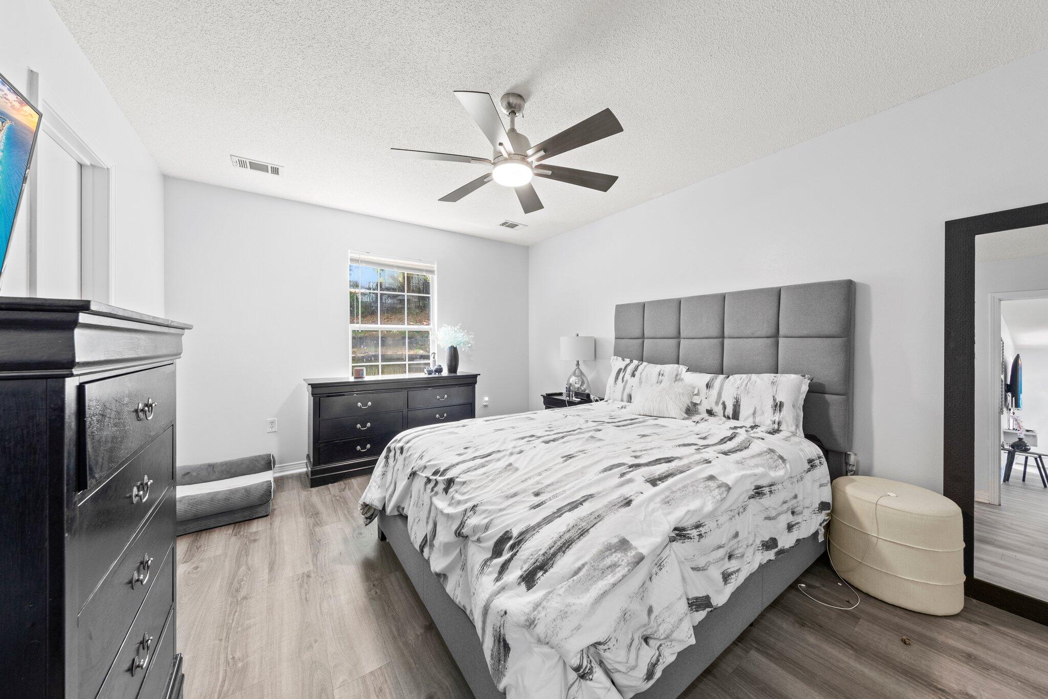 COUNTRYVIEW ESTATES 1ST ADDN - Residential