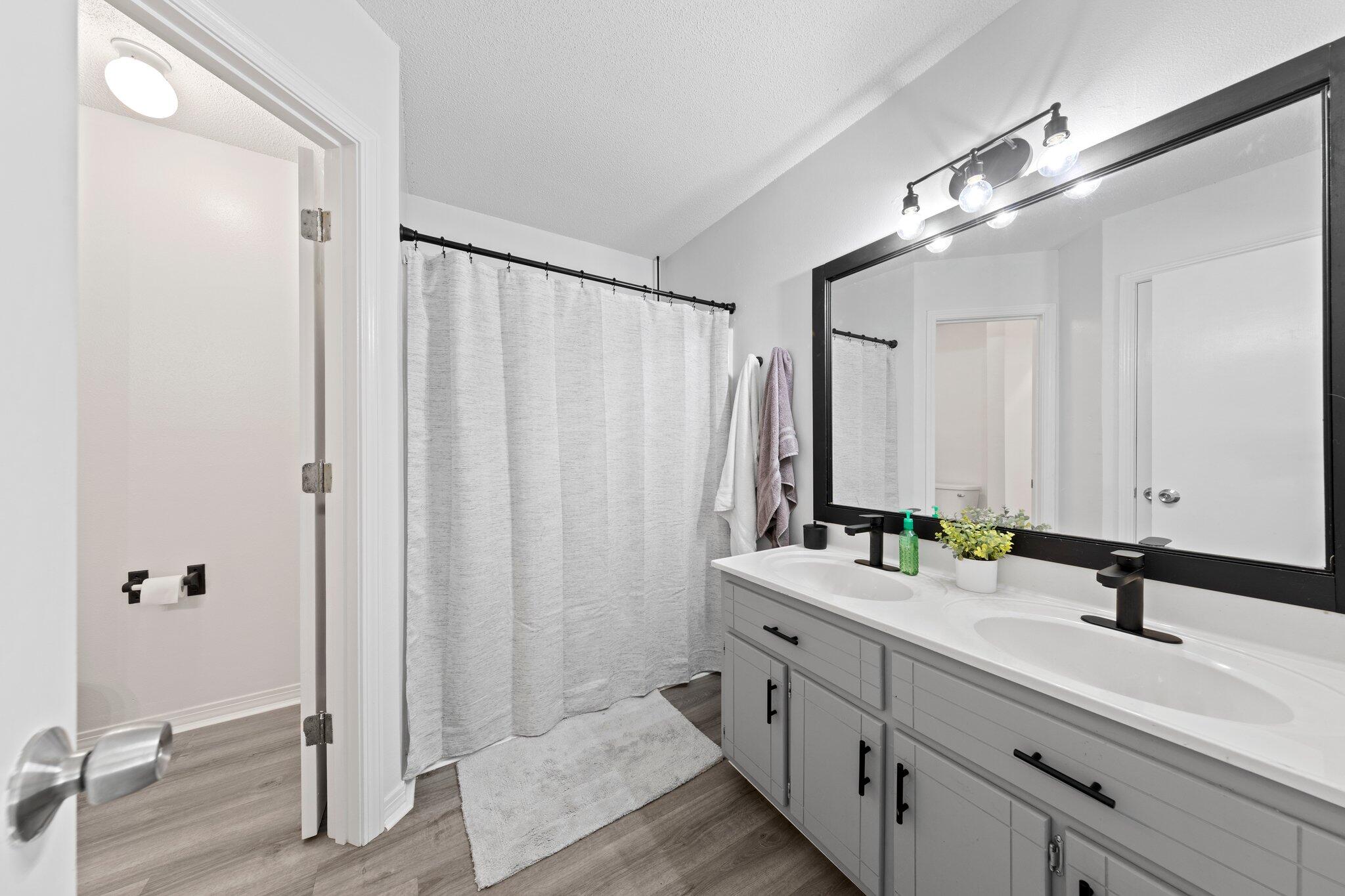 COUNTRYVIEW ESTATES 1ST ADDN - Residential