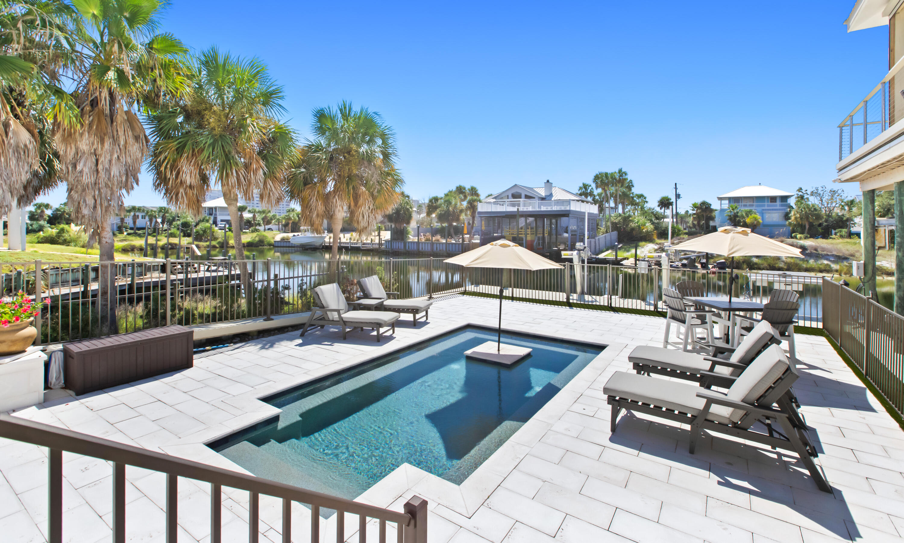 HOLIDAY ISLE - Residential