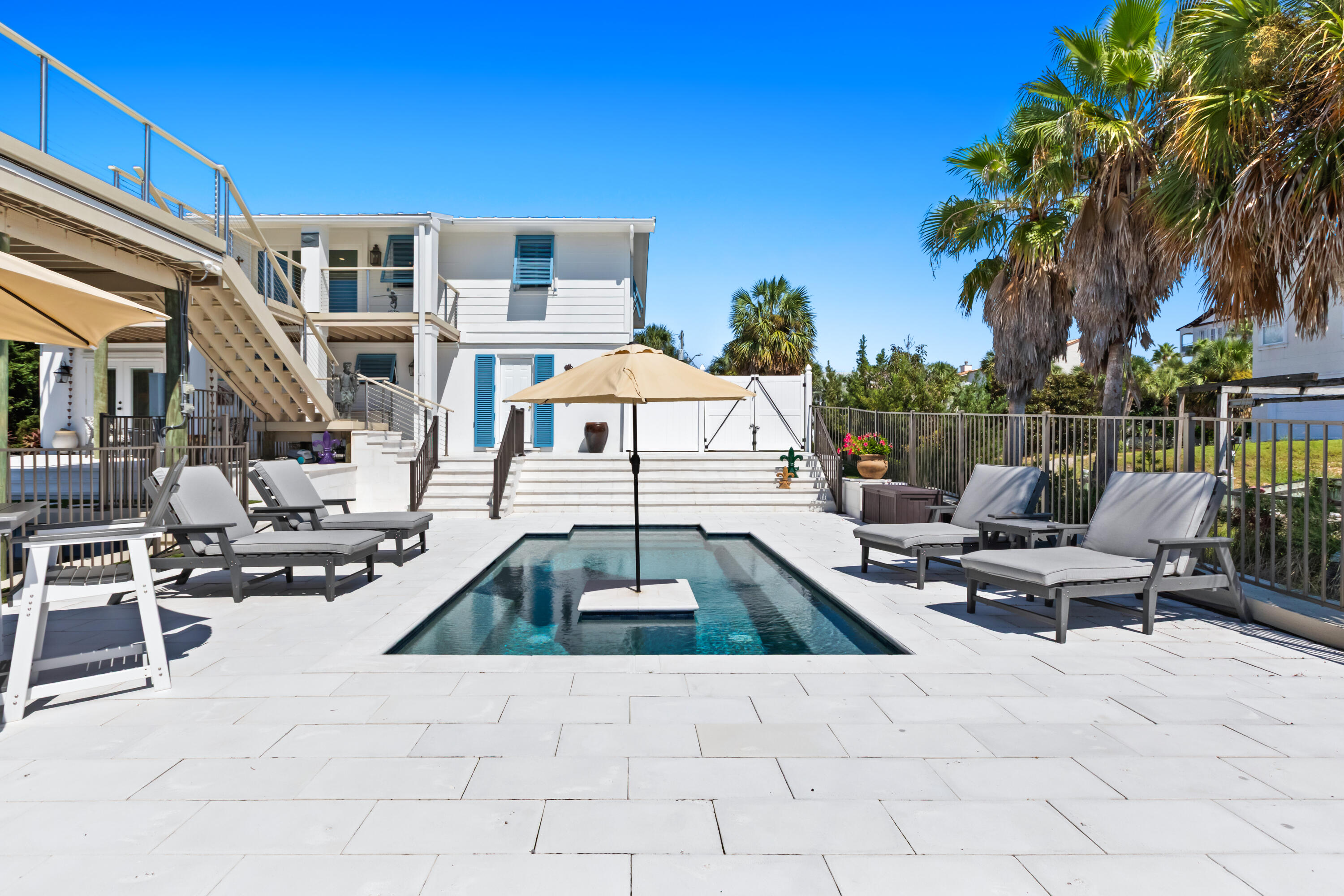 HOLIDAY ISLE - Residential