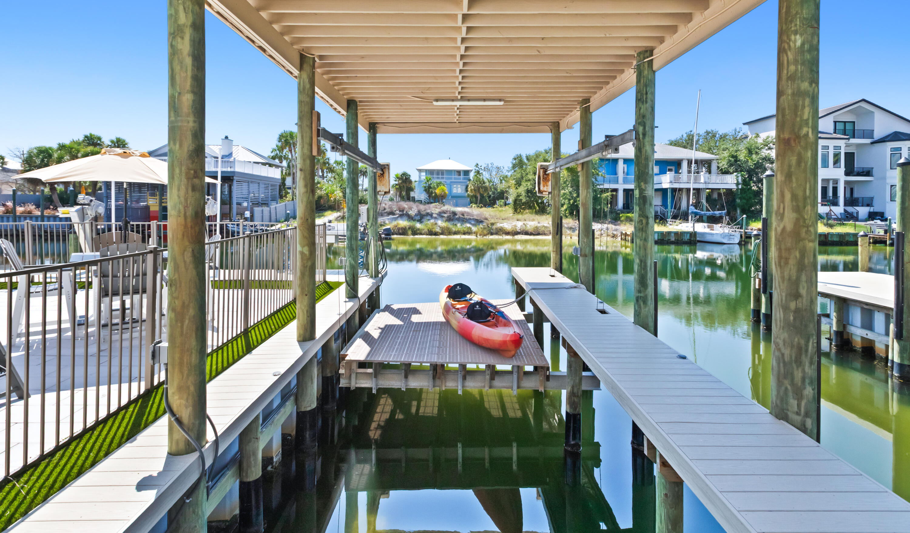 HOLIDAY ISLE - Residential
