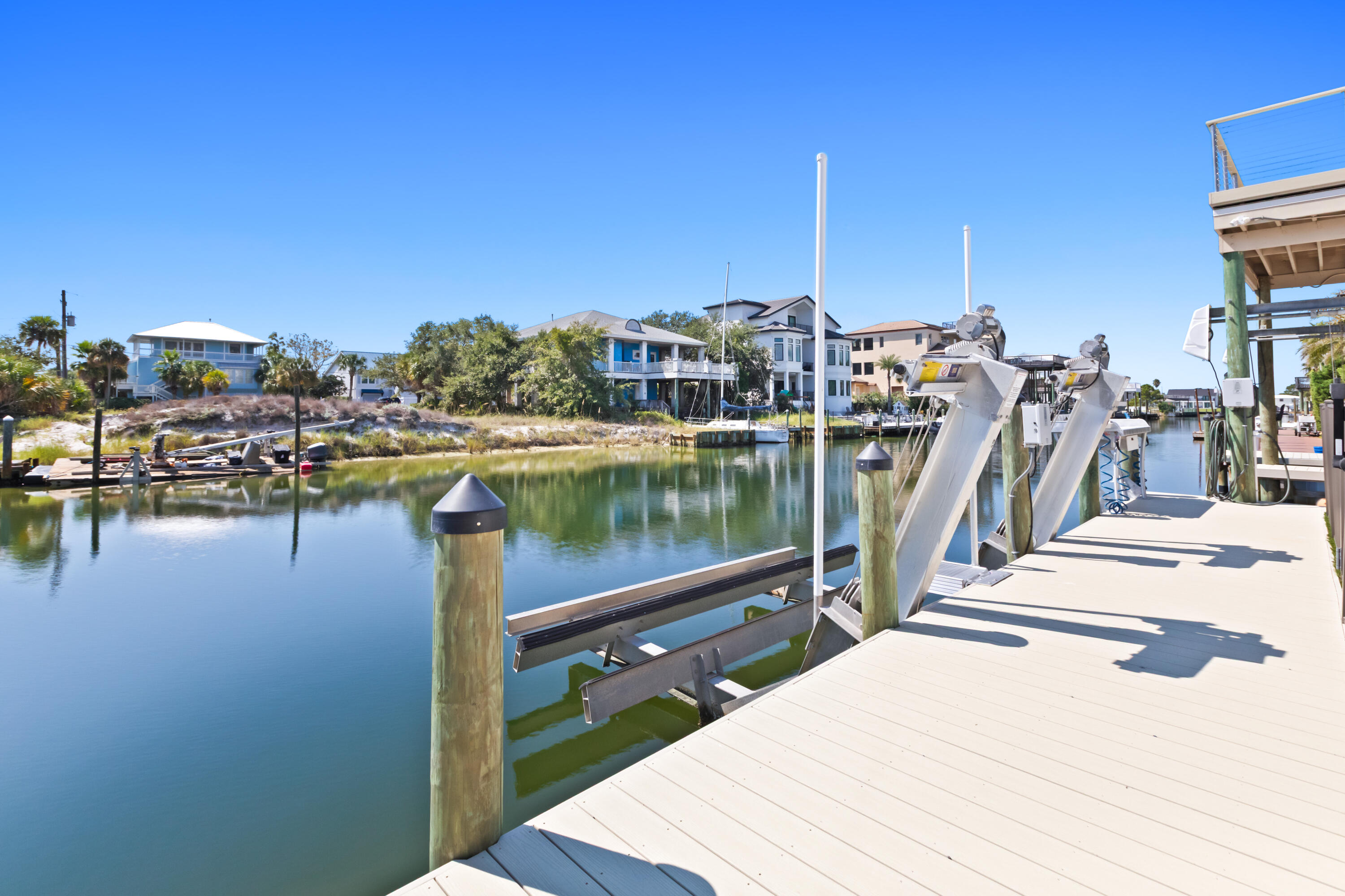 HOLIDAY ISLE - Residential