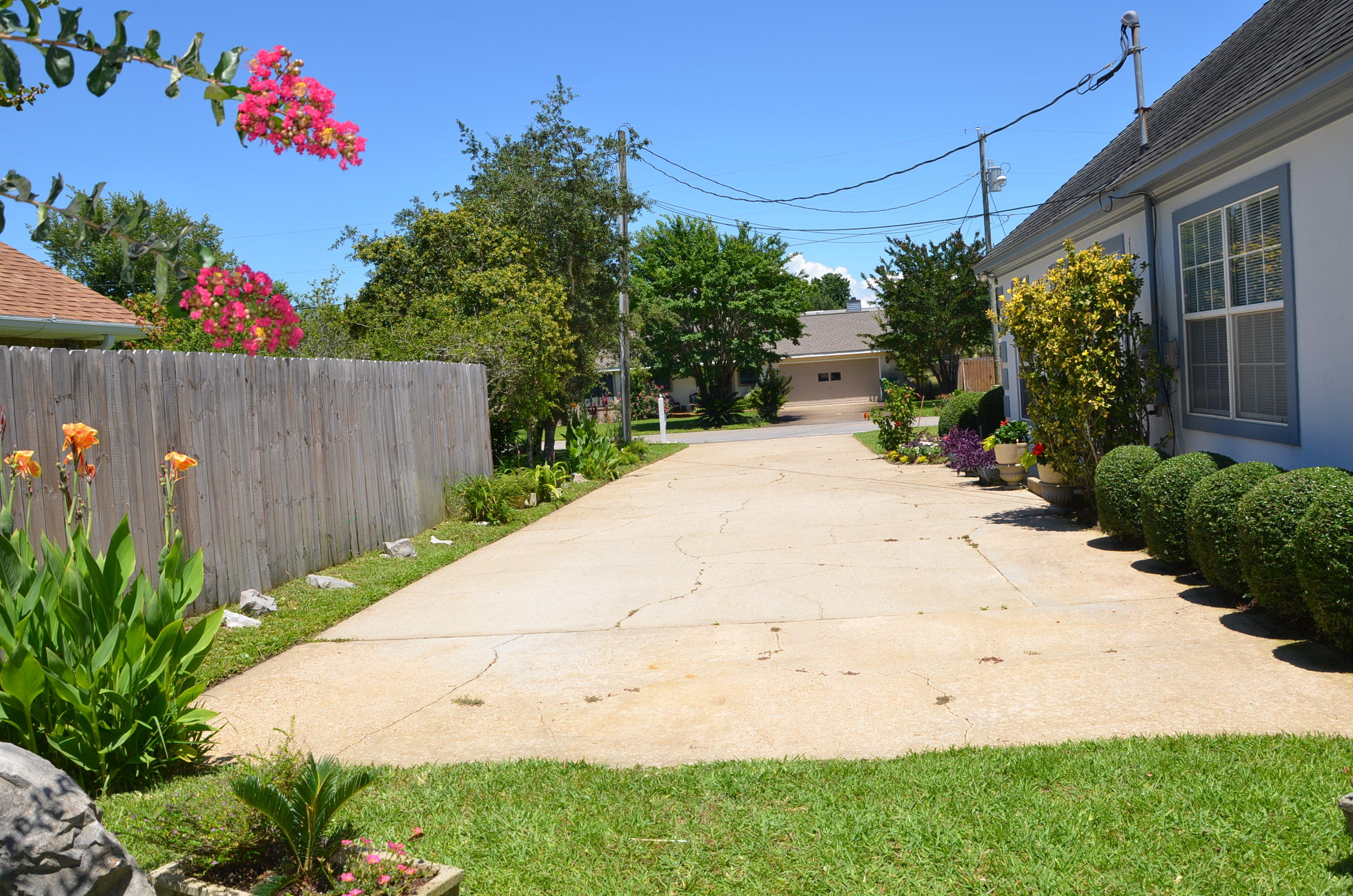 KELL-AIRE GARDENS - Residential