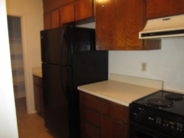 MONTAGE MANOR - Residential Lease