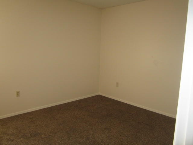 MONTAGE MANOR - Residential Lease