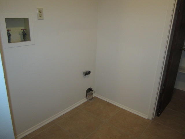 MONTAGE MANOR - Residential Lease