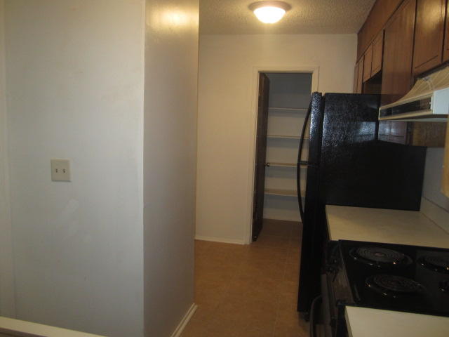 MONTAGE MANOR - Residential Lease