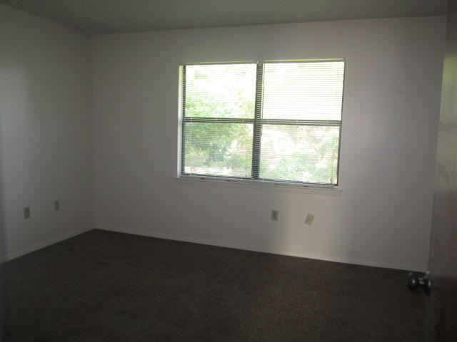 MONTAGE MANOR - Residential Lease