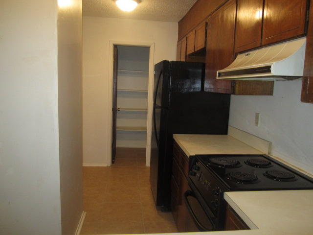 MONTAGE MANOR - Residential Lease