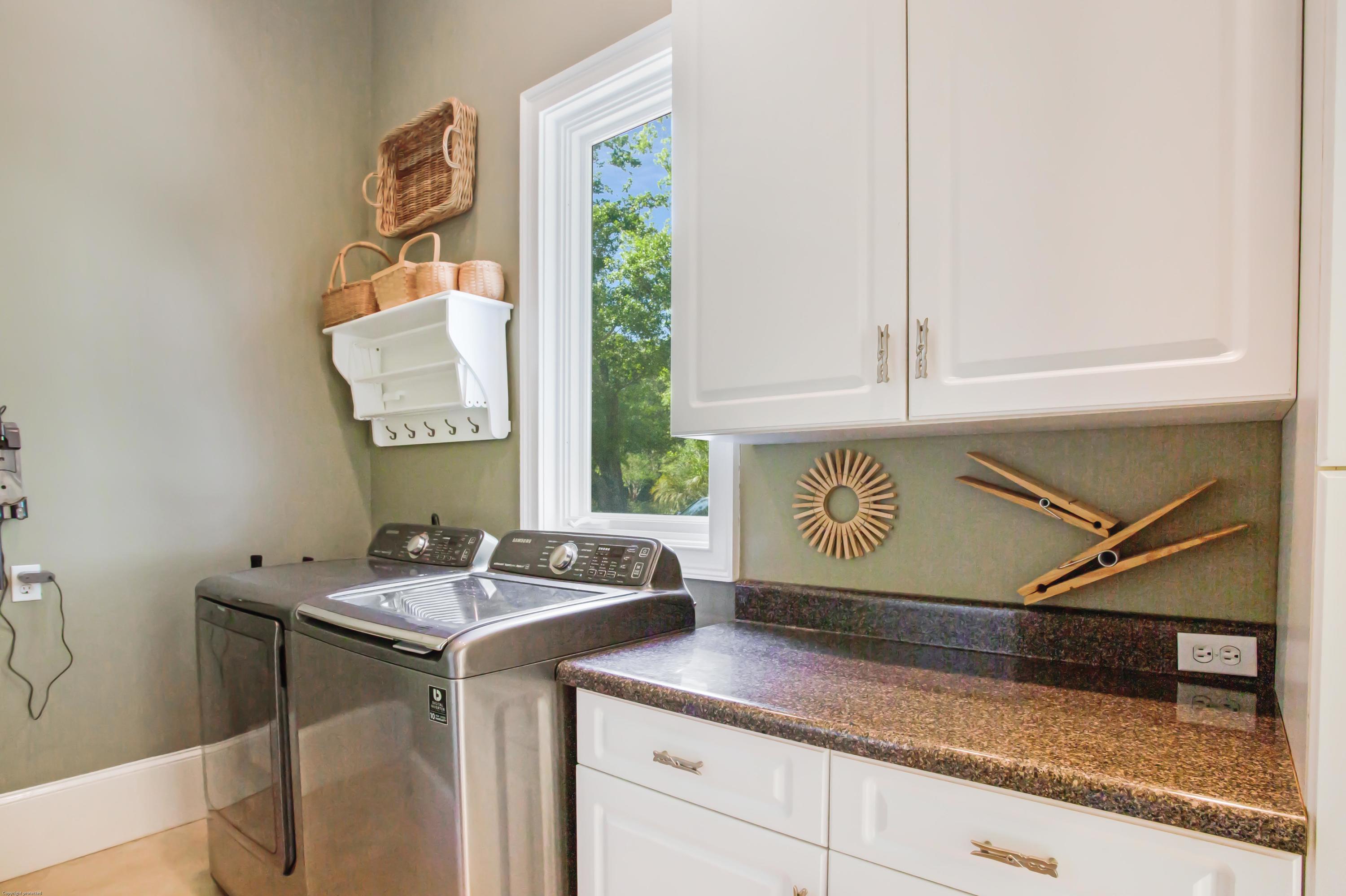 BURNT PINE - Residential