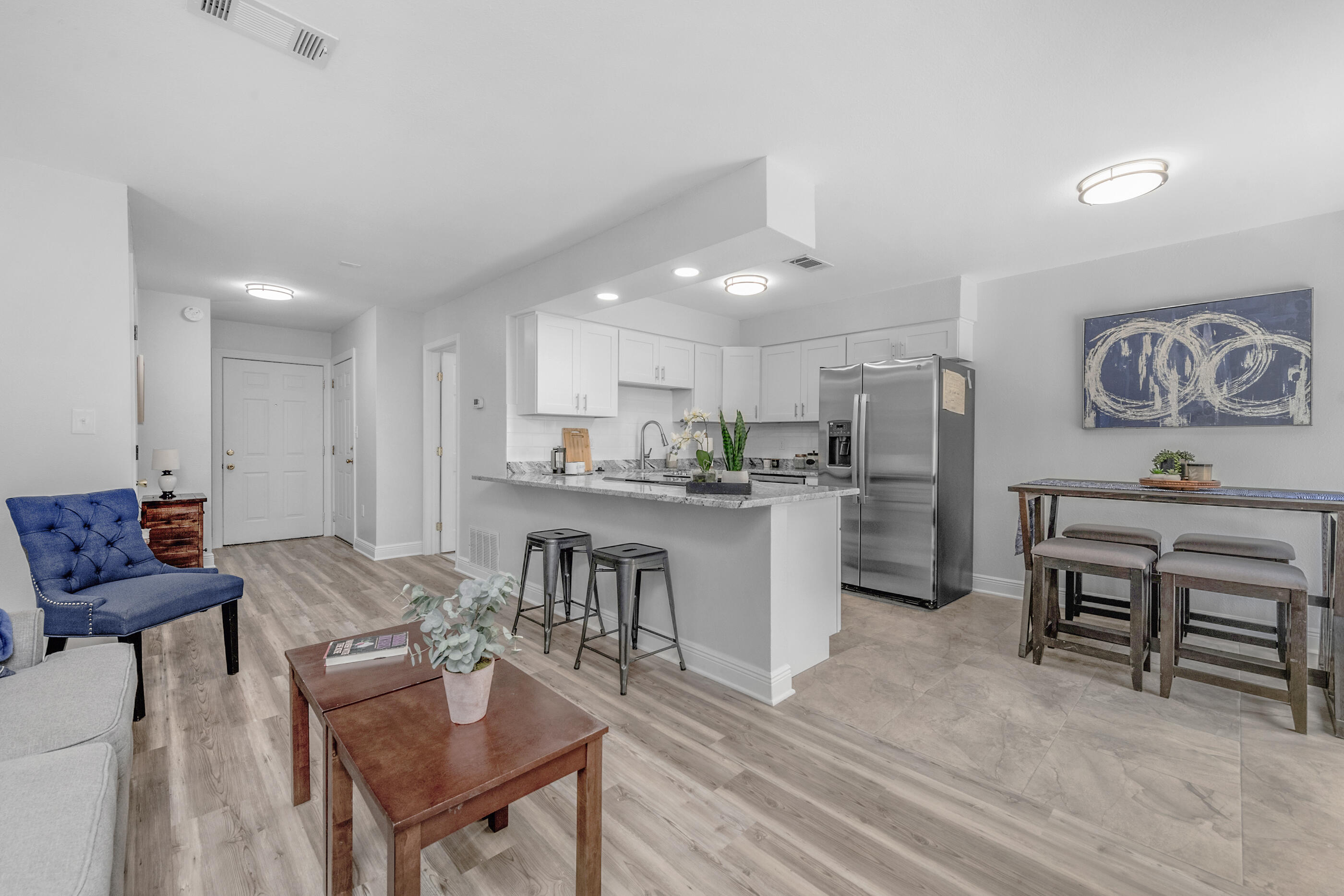 OLYMPIA COURT - Residential