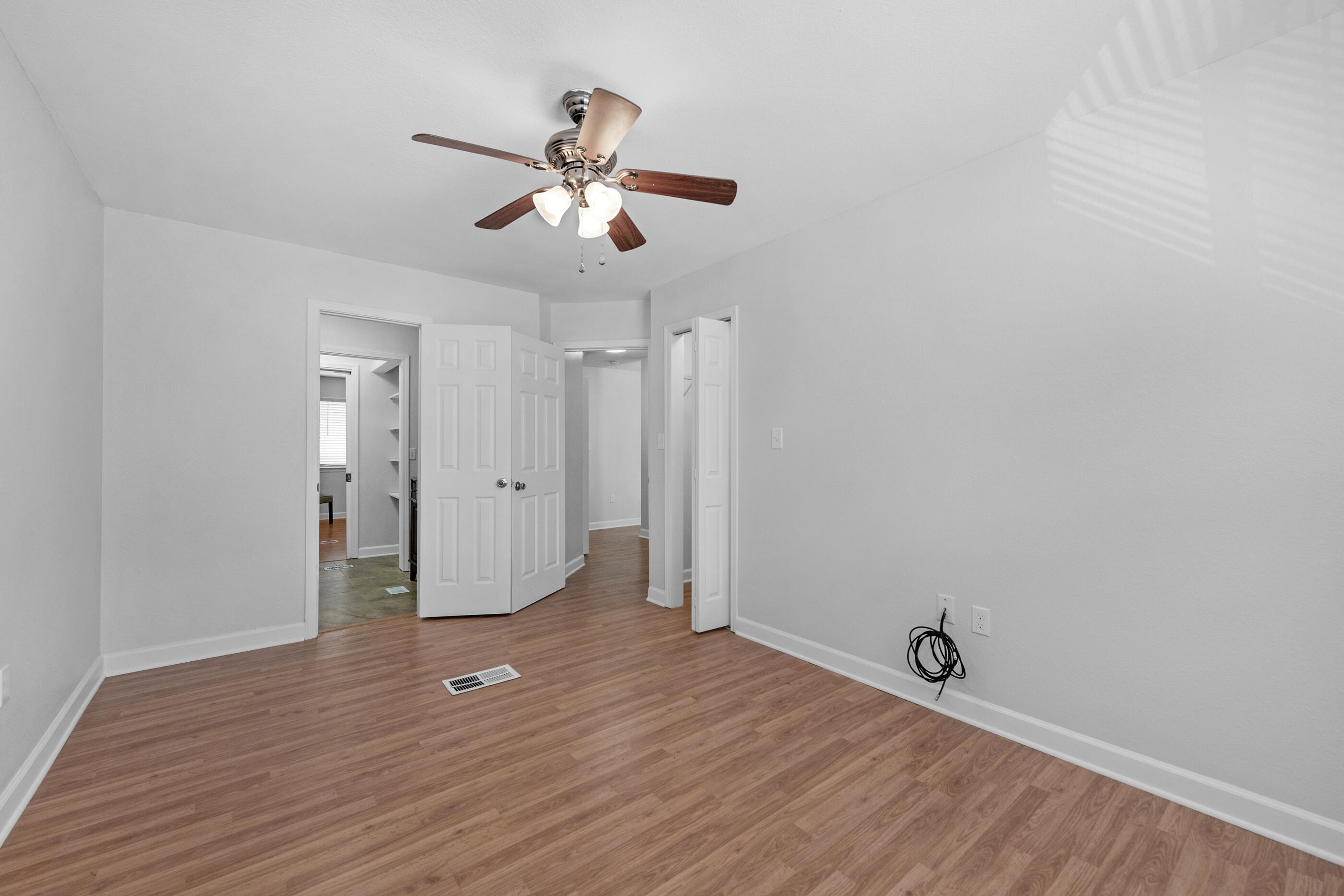 OLYMPIA COURT - Residential