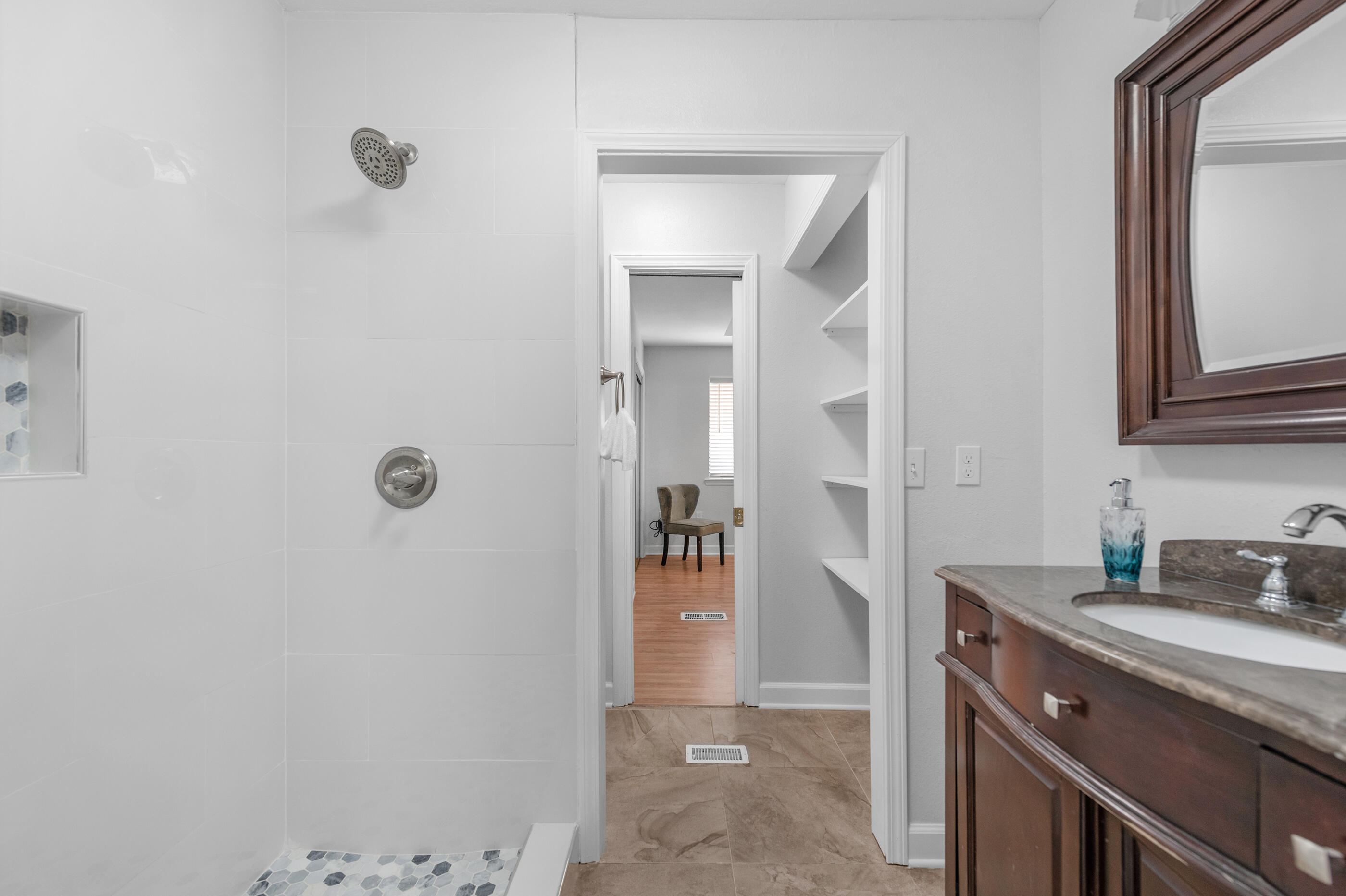 OLYMPIA COURT - Residential