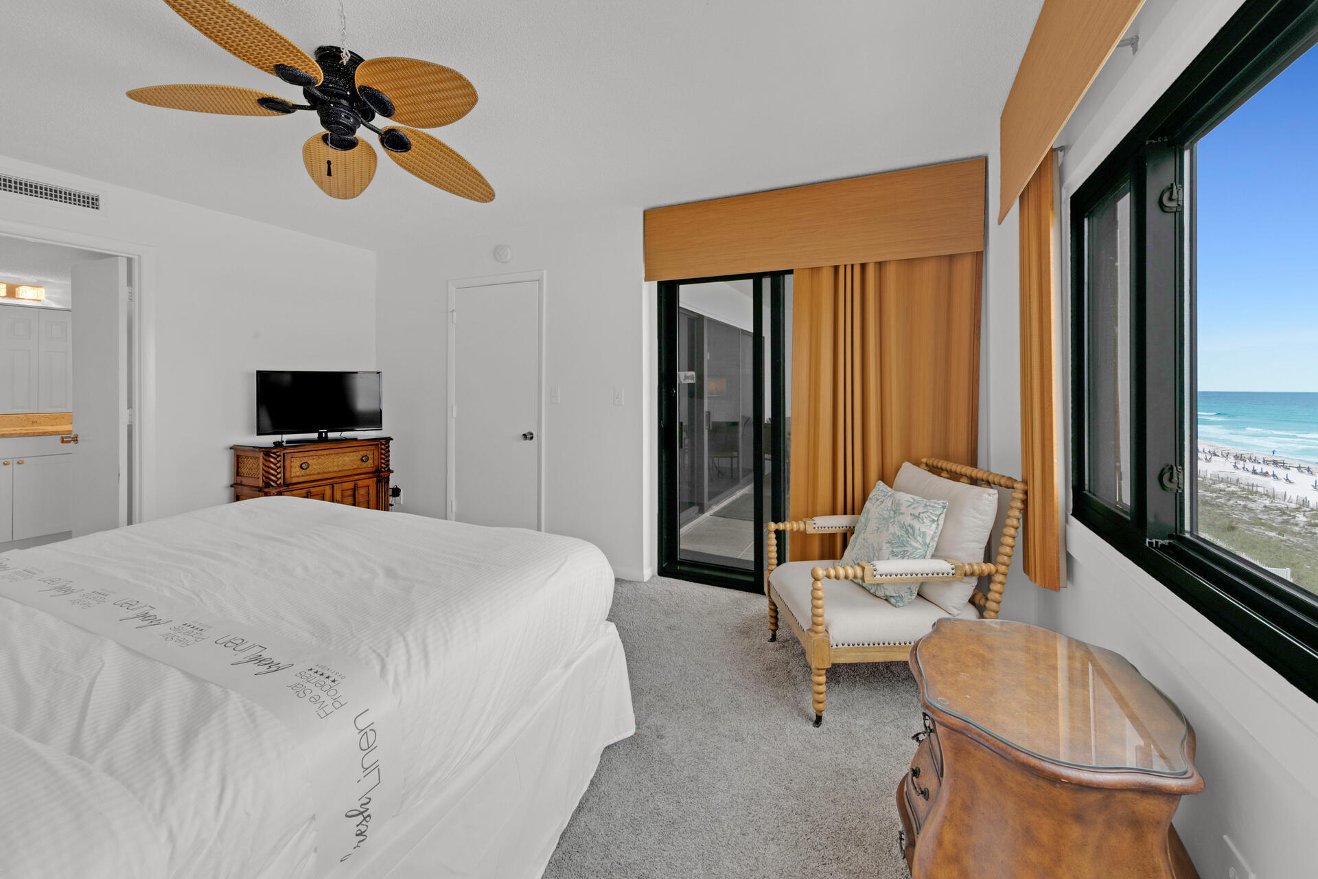 EMERALD TOWERS CONDO - Residential