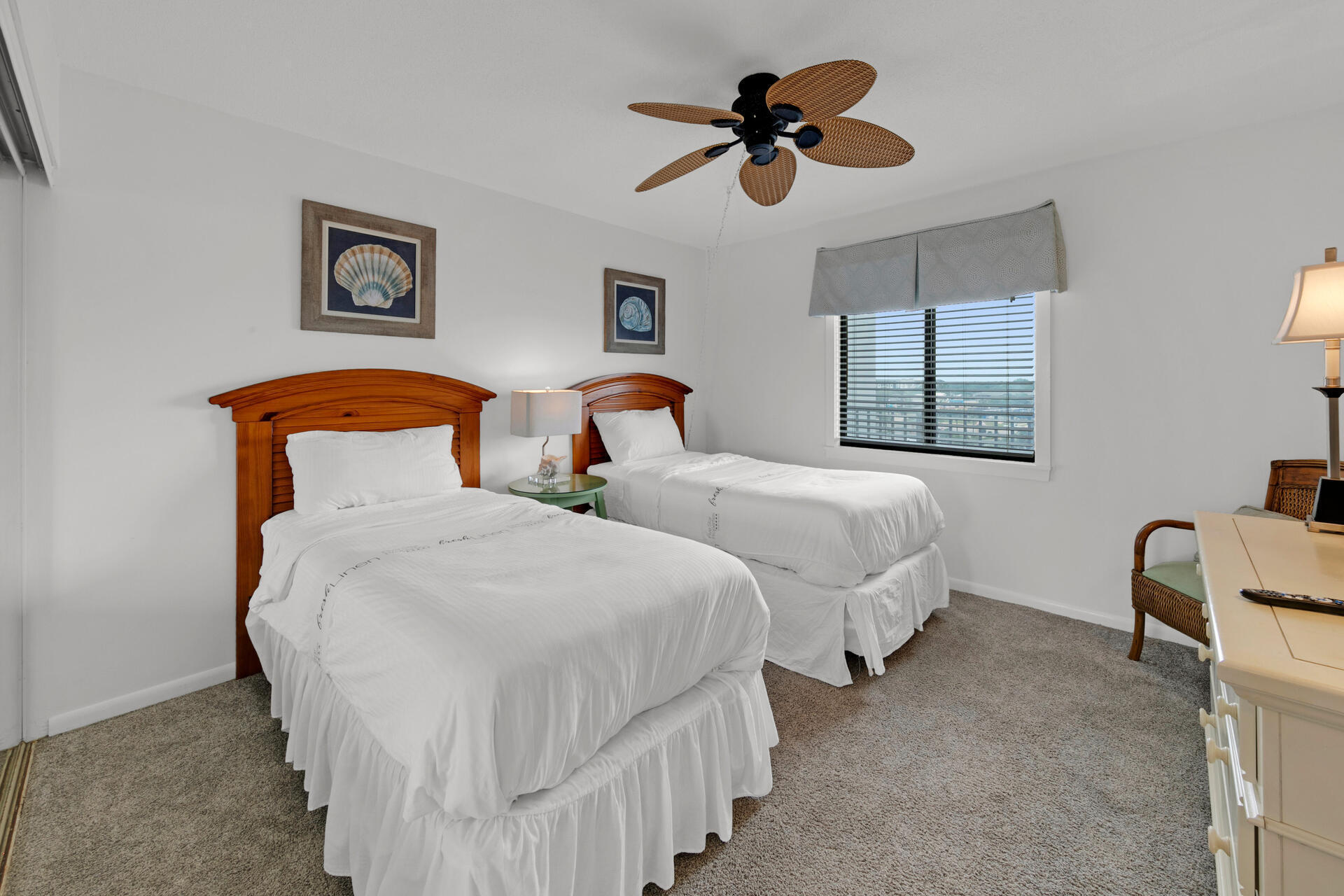 EMERALD TOWERS CONDO - Residential