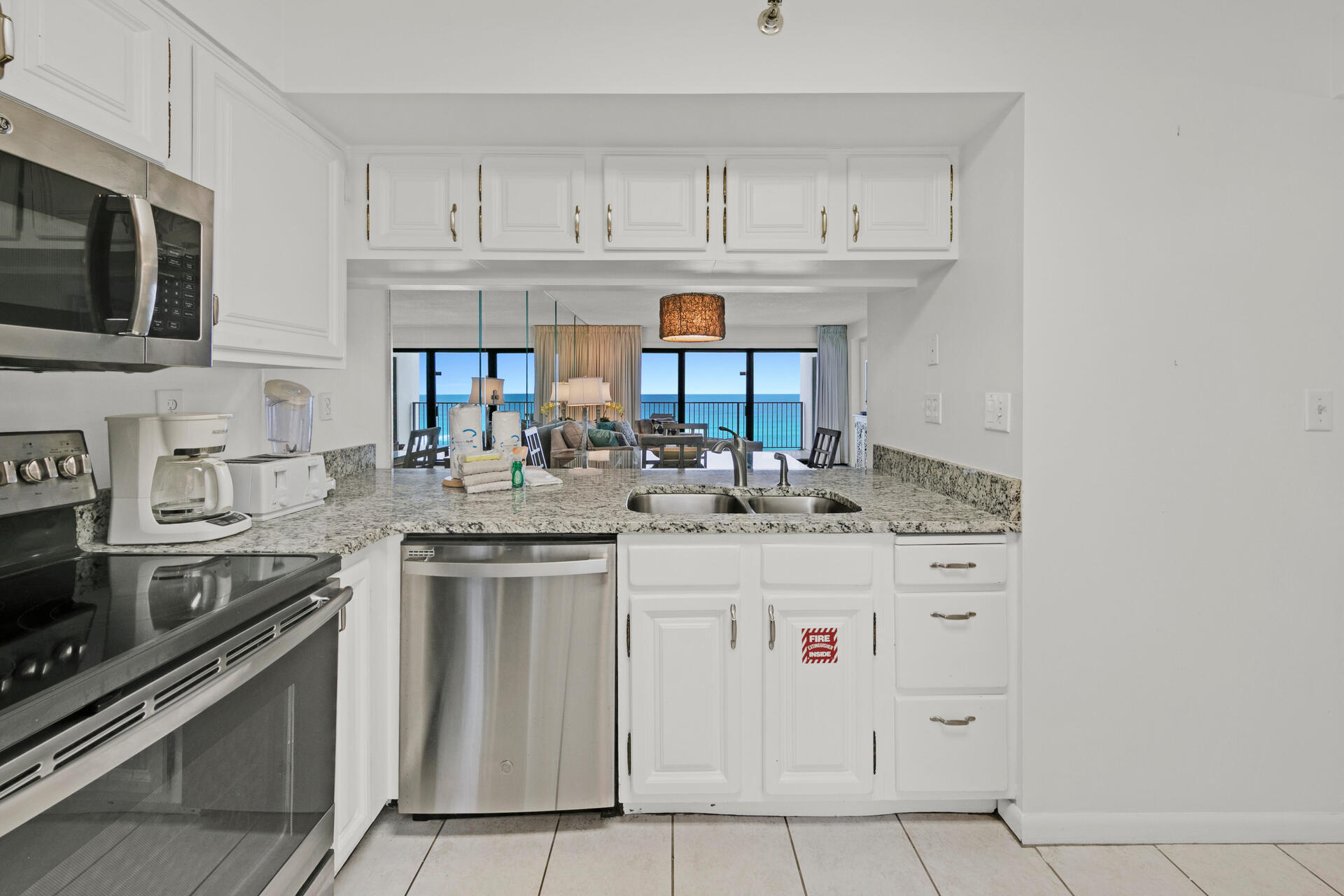 EMERALD TOWERS CONDO - Residential